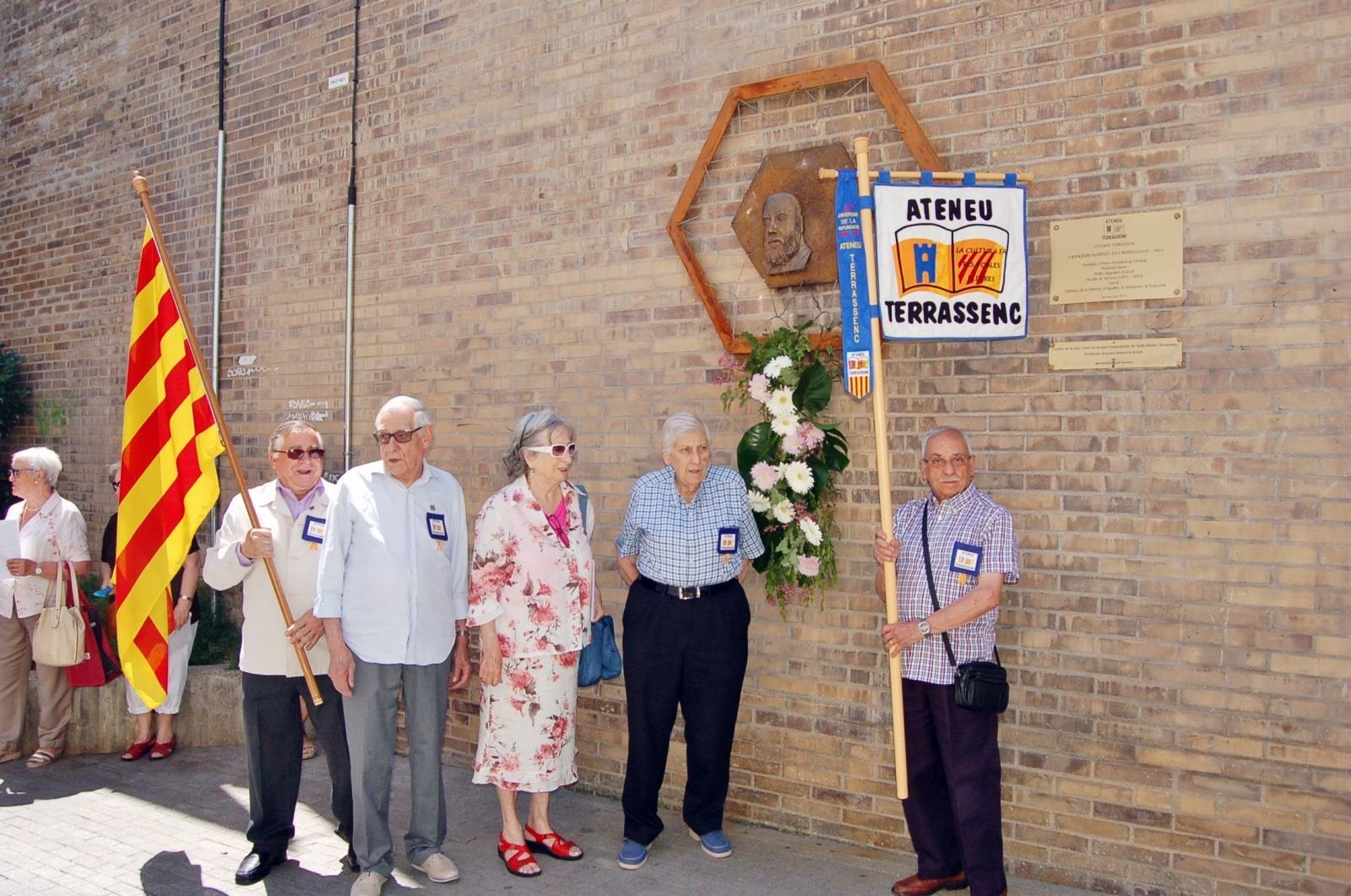 Placa commemorativa a qui va ser alcalde de la ciutat