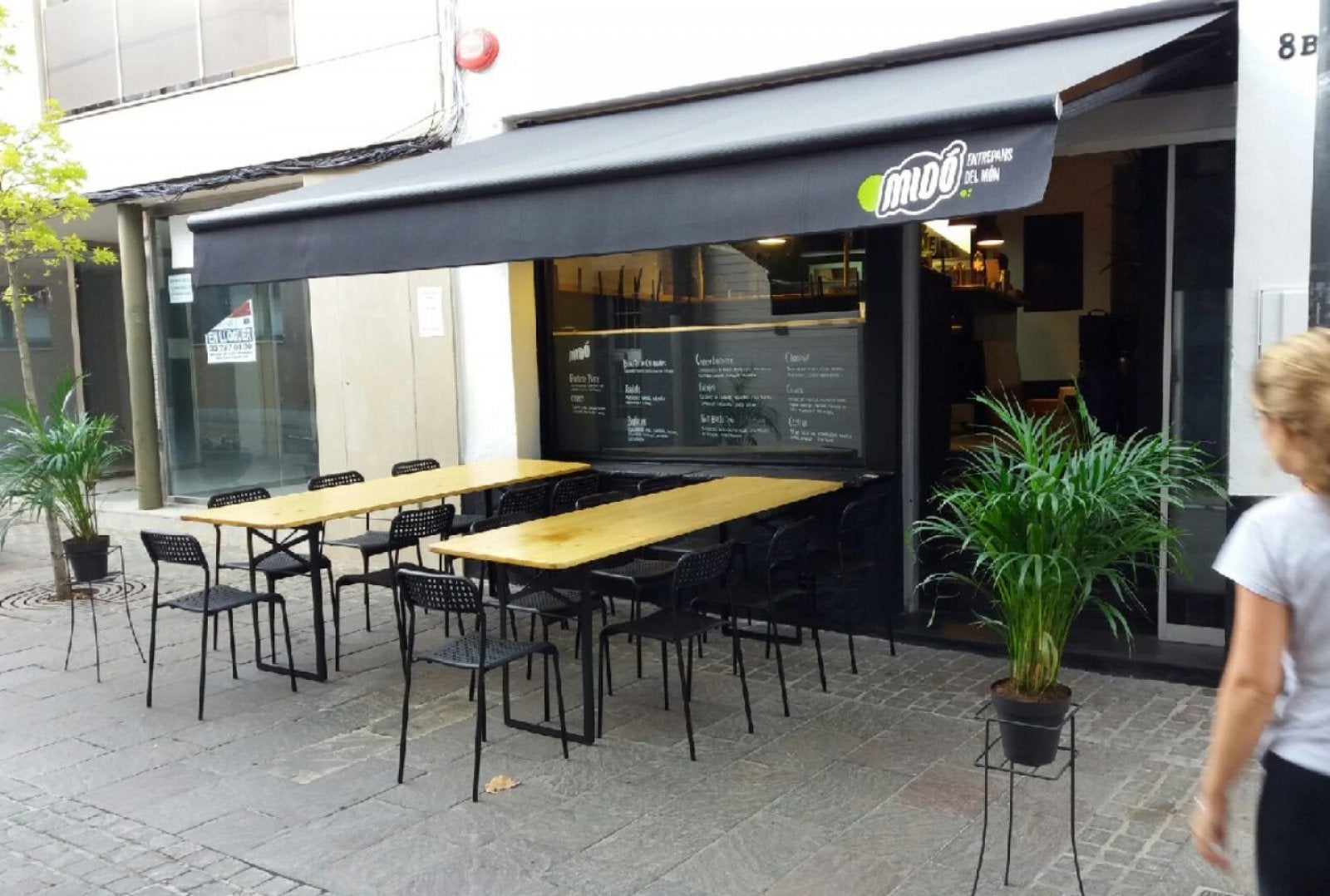 L'establiment es troba ubicat al carrer Antoni Genescà