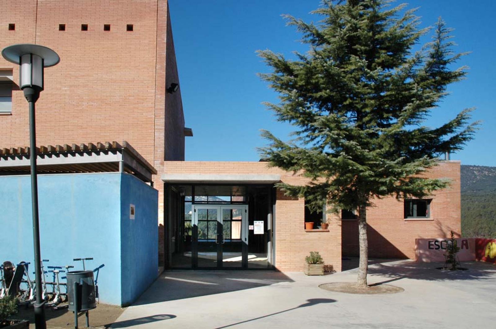 Entrada de l'escola Rosella a Viladecavalls