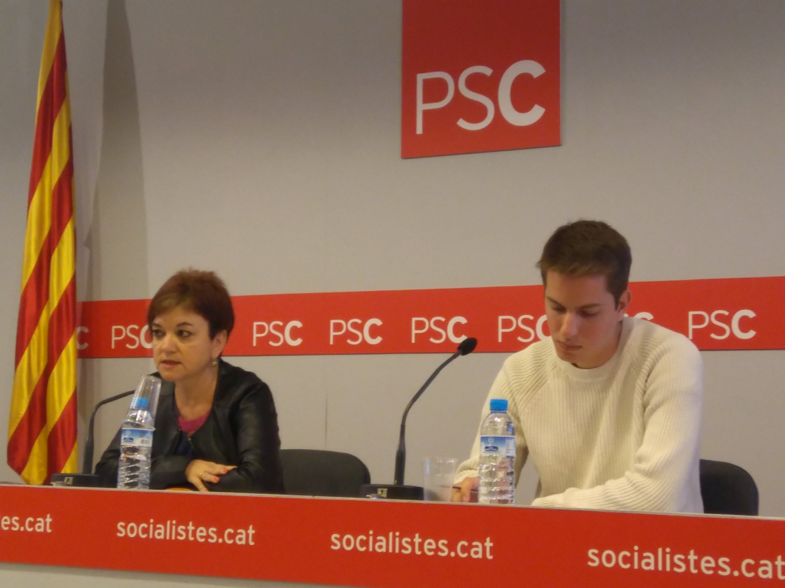 Lídia Guinart i Pau Anton, a la seu del PSC a Terrassa