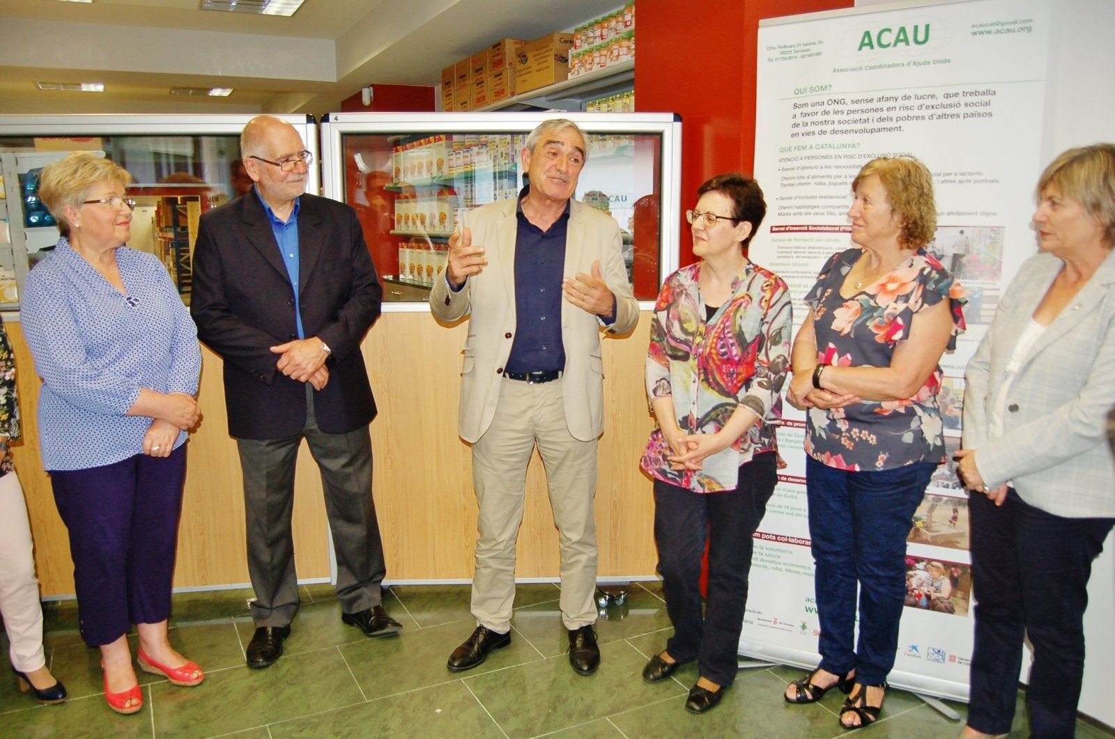 L'alcalde Alfredo Vega en l'acte d'inauguració del local