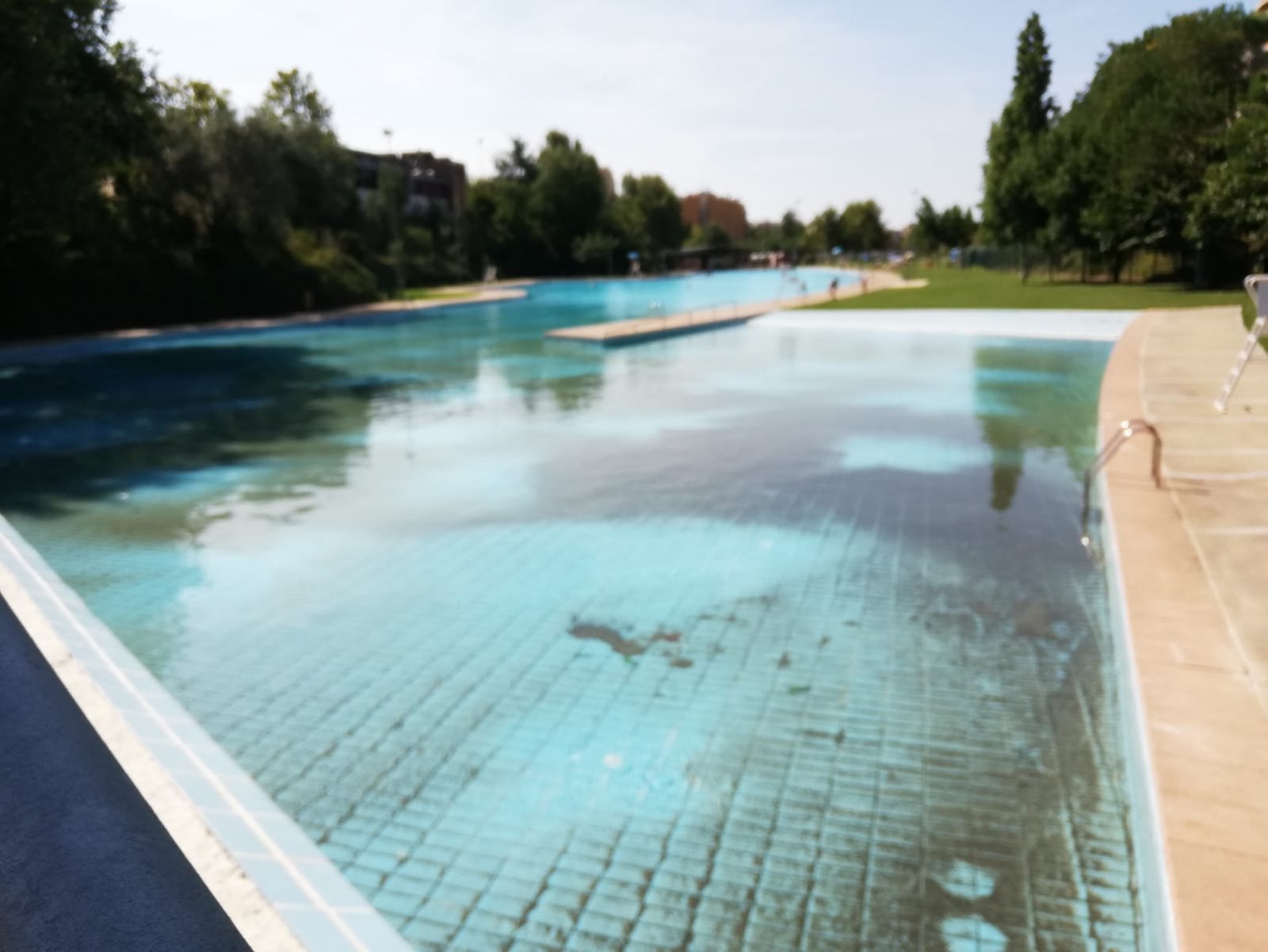 Estat en què es trobava la piscina municipal de Vallparadís per culpa del temporal
