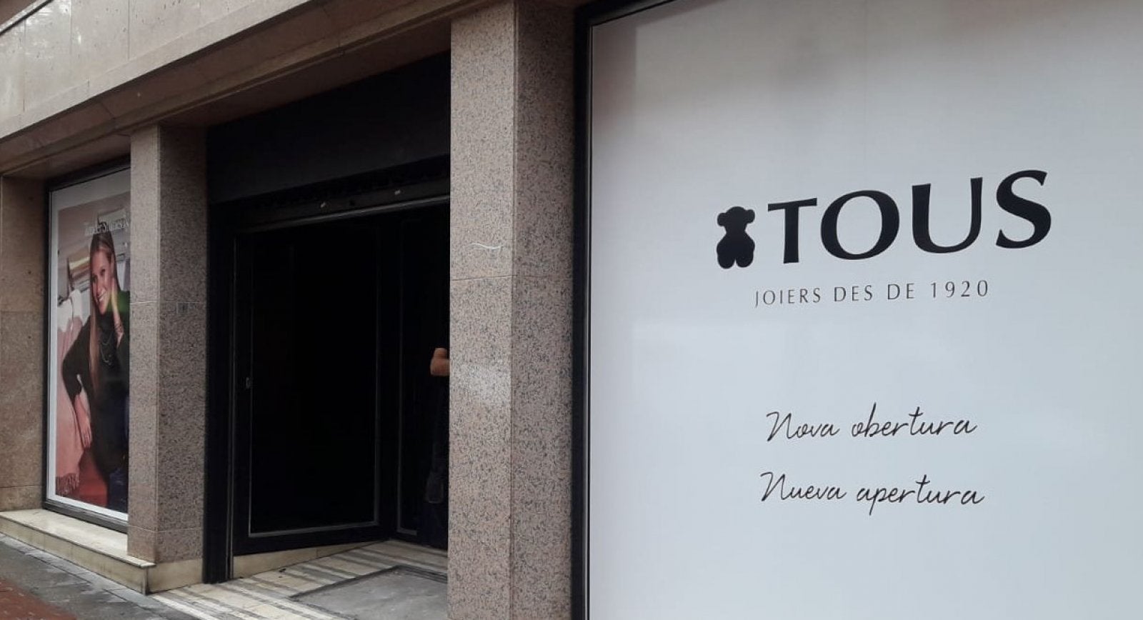 Tous inaugura nou establiment al carrer Major de Terrassa