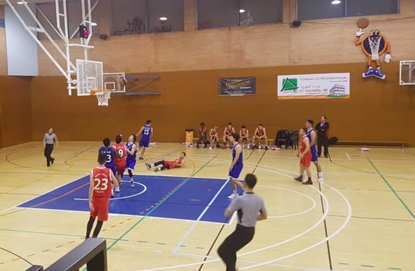 Jugada del partit del CB Sant Pere
