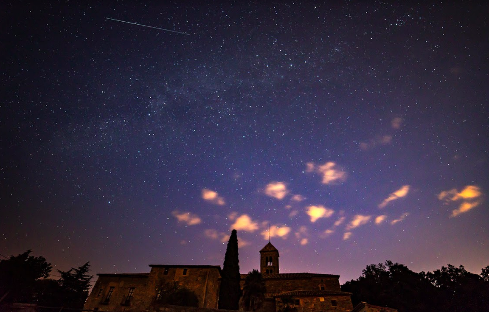 Una imatge de les llàgrimes de Sant Llorenç des de Terrassa | Emili Vilamalla