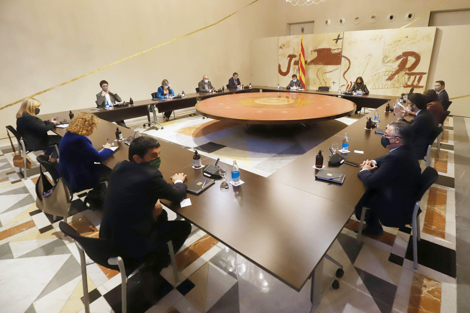Pla obert de la reunió del consell executiu extraordinari
