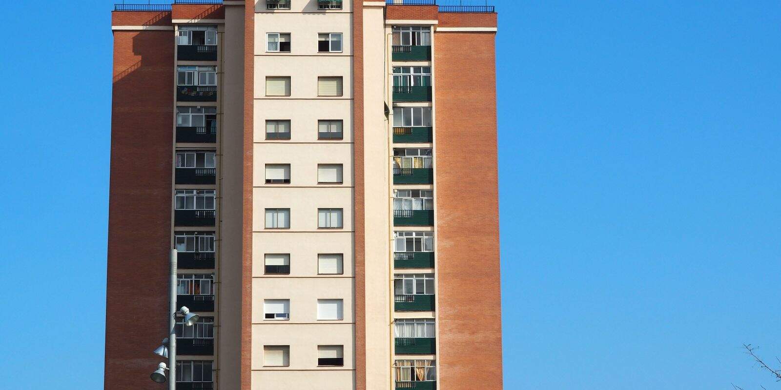 Un bloc de pisos a Cerdanyola del Vallès