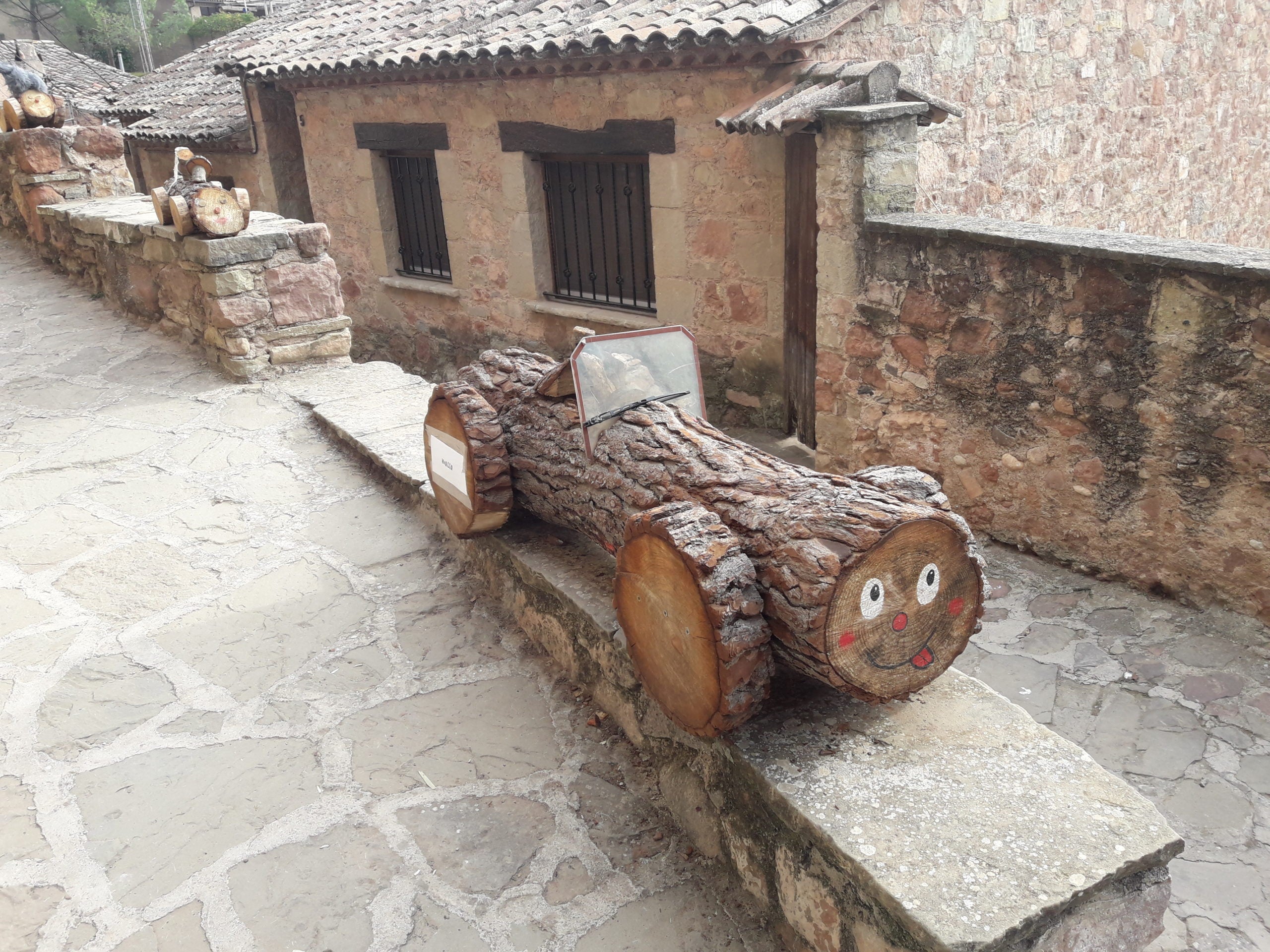 Mura s’omple de tions