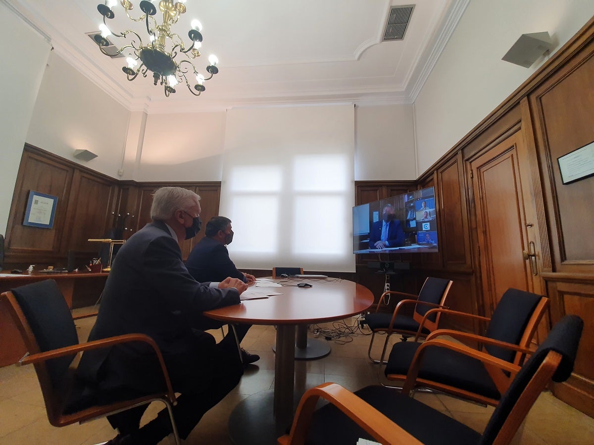 Sessió digital sobre Ciberseguretat a l’empresa amb el conseller Sàmper | Cecot