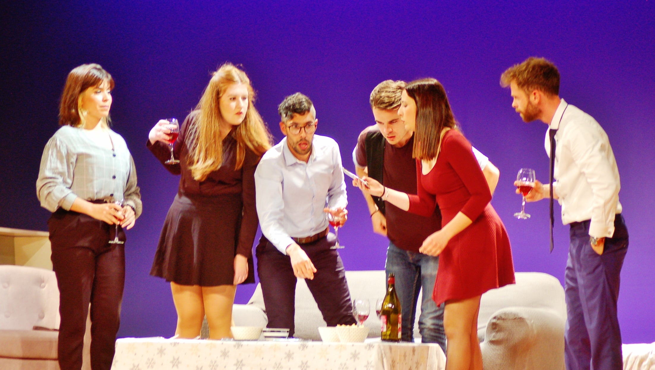 El grup de Teatre Bell-Lloc va presentar 'En línia' a la Sala Crespi | Ramon Navarro
