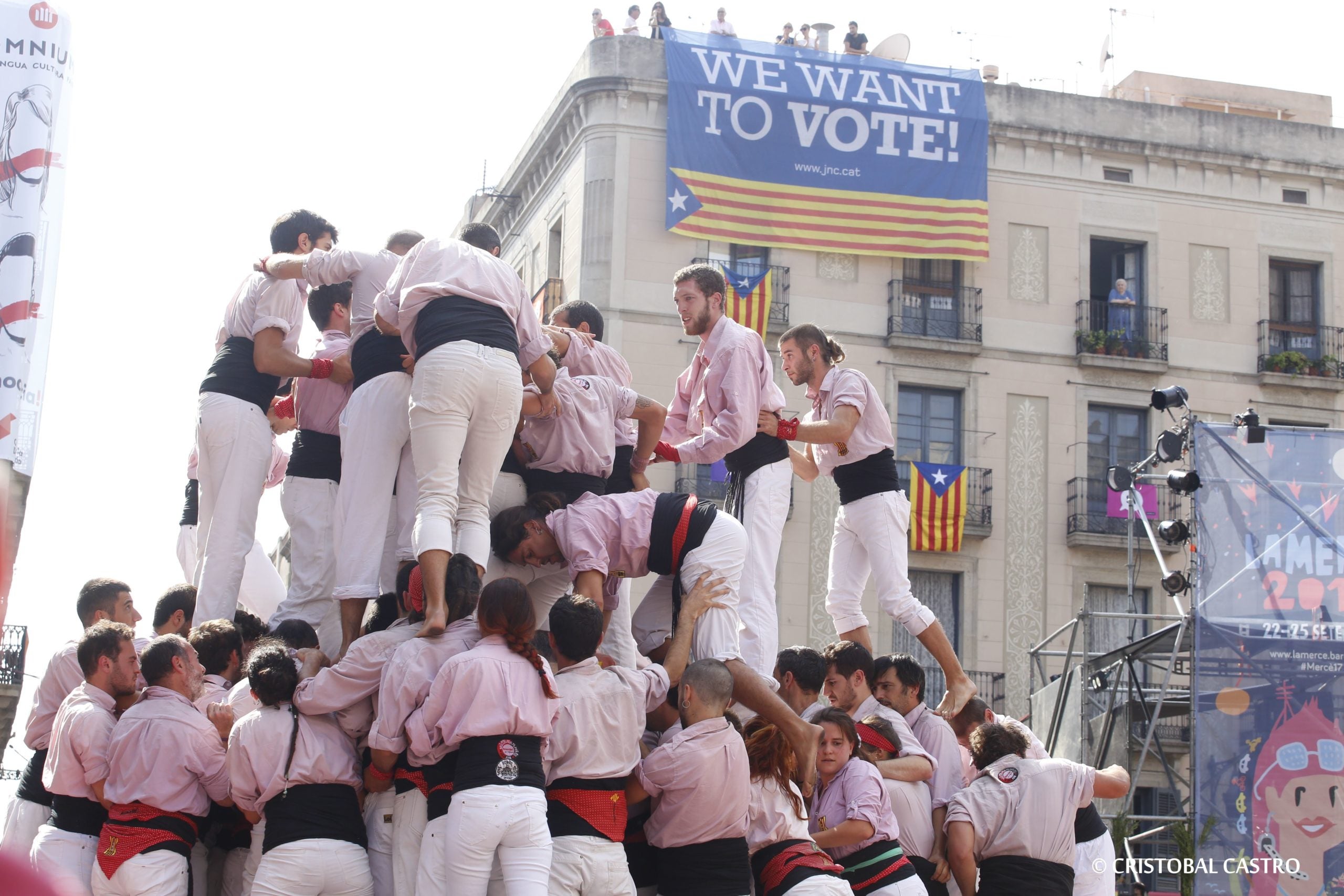 Gamma extra i una estelada dels Minyons de Terrassa