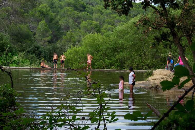 El Llac Petit s'ha convertit en una zona de bany | Marta Maseras