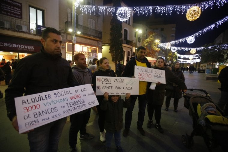 Los manifestantes reclaman una vivienda digna y alquiler social | Cristóbal Castro