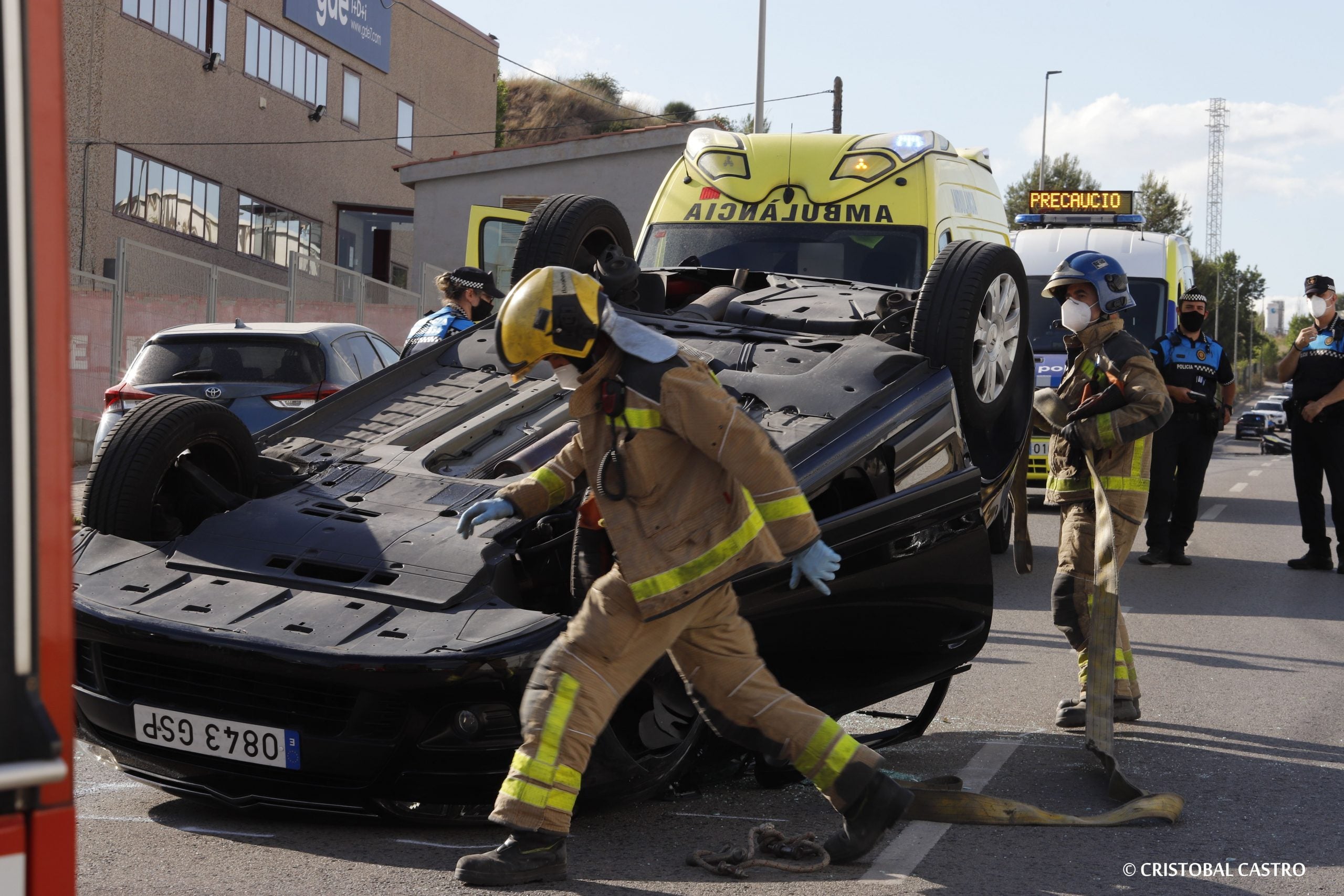 Accident de trànsit al carrer Colom de Terrassa, amb Bombers i SEM | Cristóbal Castro