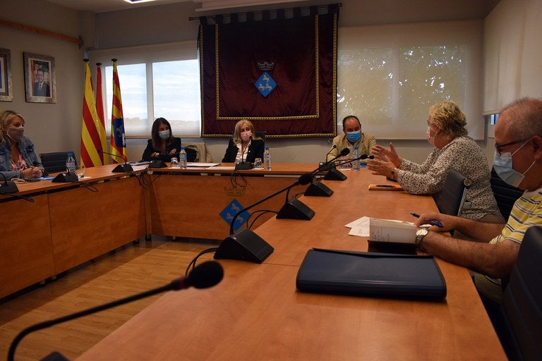 Trobada entre Ajuntament i Salut per parlar del Consultori Mèdic | Aj. Viladecavalls