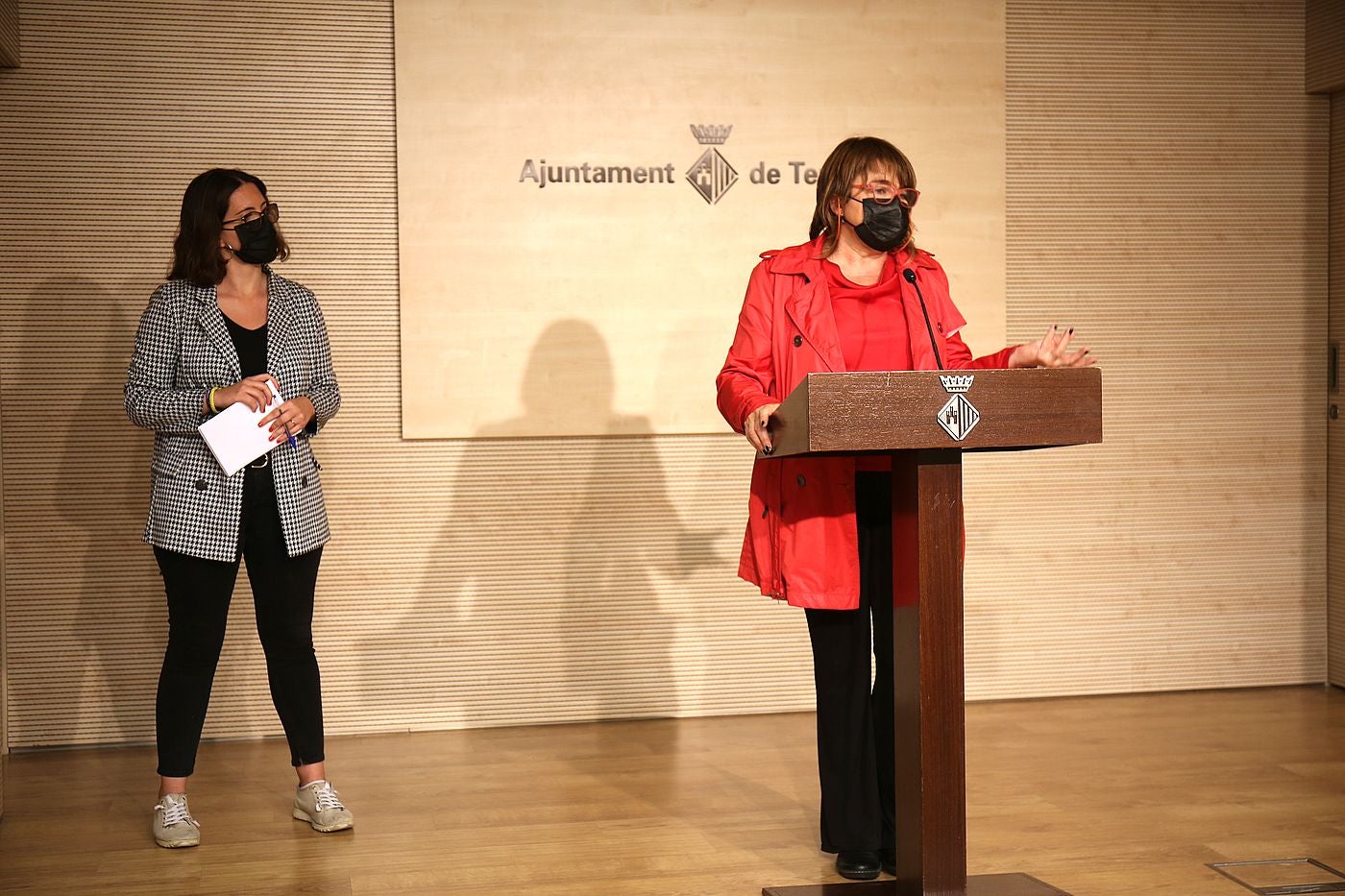 Les regidores Lluïsa Melgares i Ona Martínez fent el balanç del TEI | Ajuntament de Terrassa