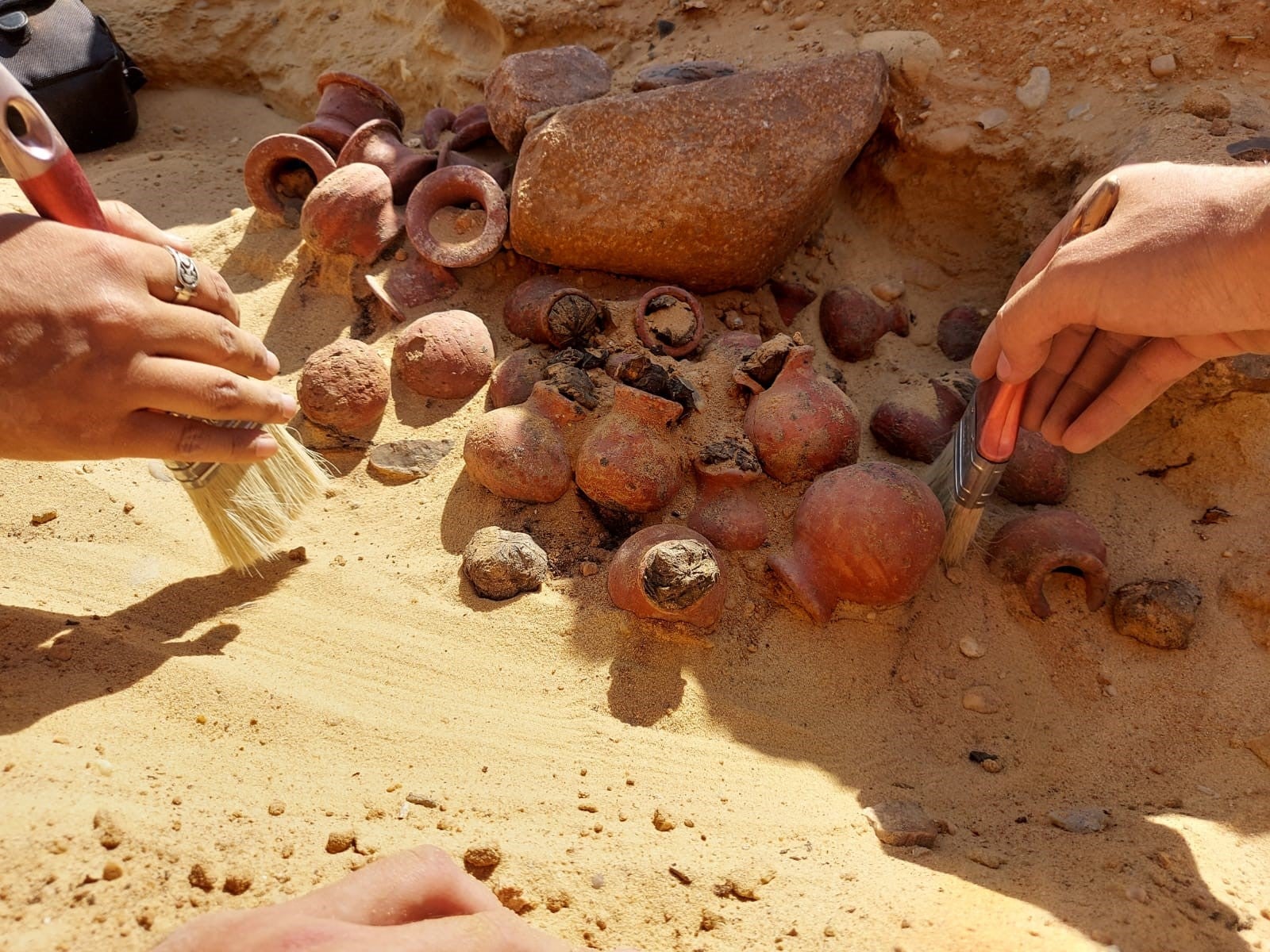 Objectes trobats en l'excavació de l'IEPOA-UAB a la tomba d'Imephor/Albert Segura Lorrio