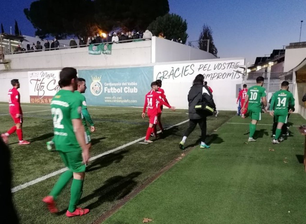 Els jugadors de Terrassa FC i Cerdanyola es retiren a vestidors | Cerdanyola FC