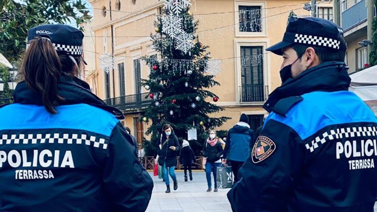 Una patrulla de la Policia Municipal de Terrassa, al Raval de Montserrat | Policia Municipal de Terrassa