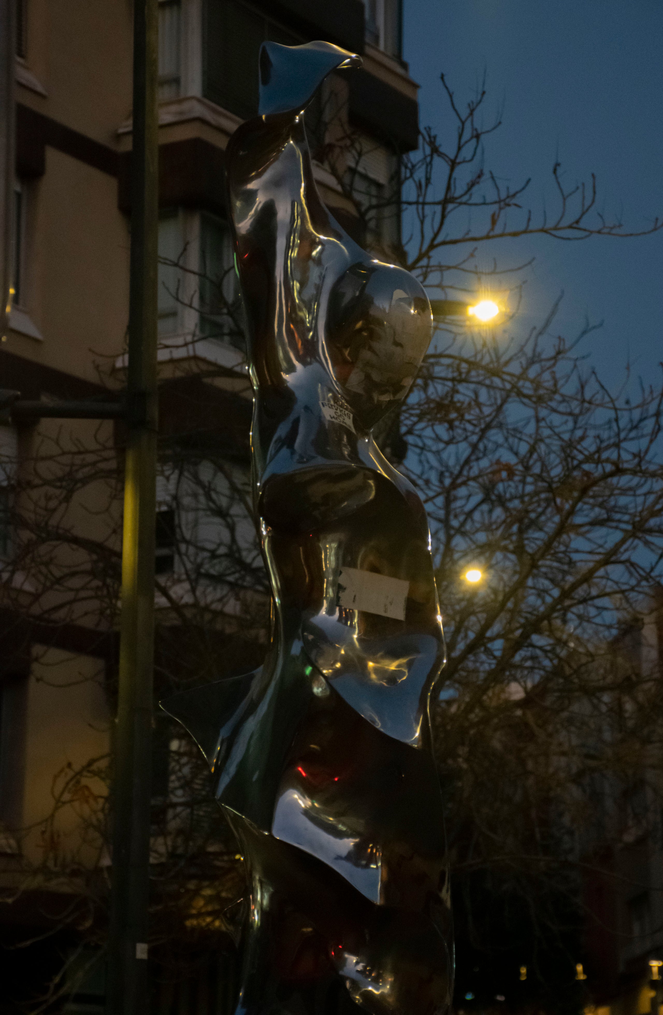 Escultura Flama, de Ferran Bach-Esteve/Javier Díaz