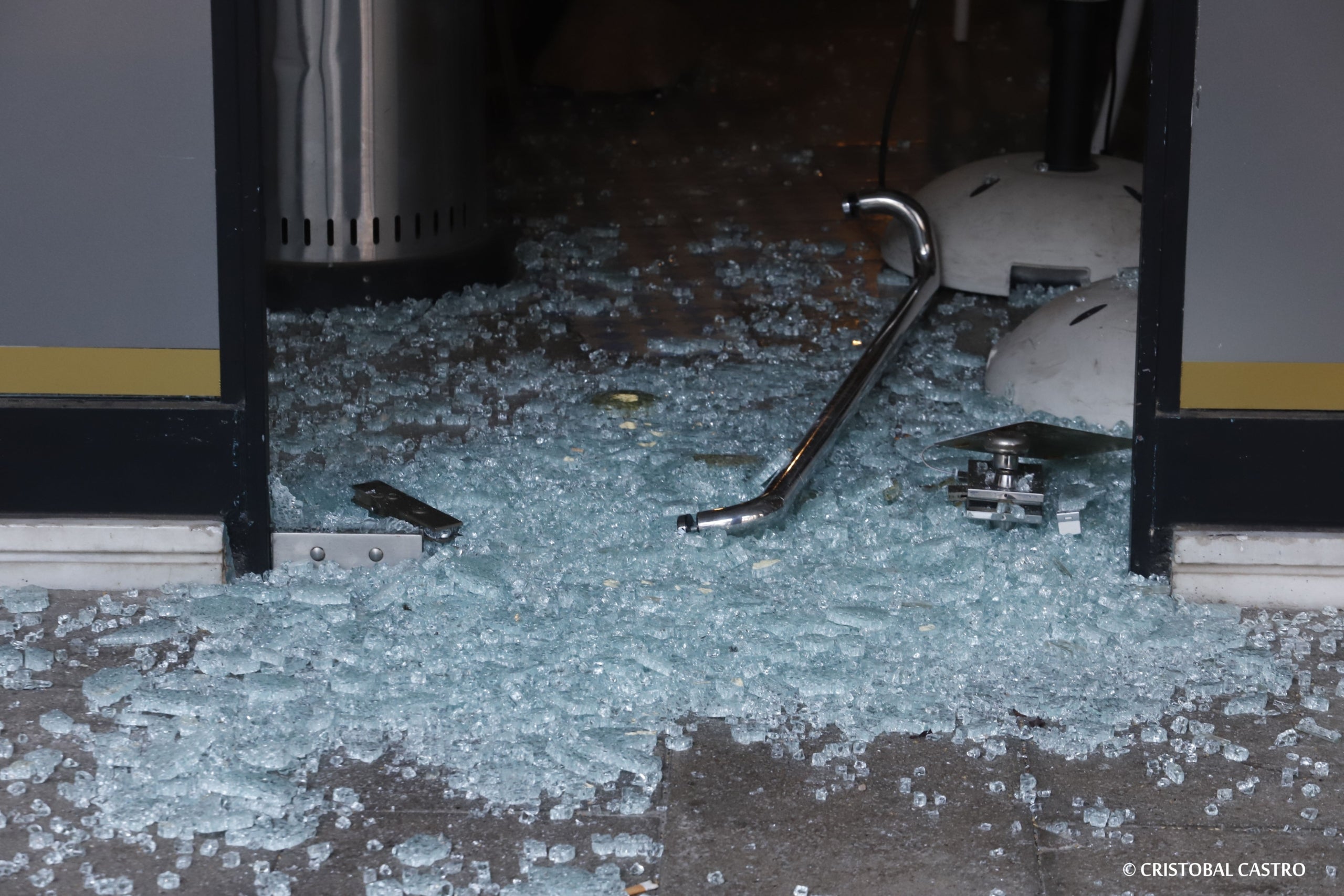 Trenquen els vidres per robar a la Cafeteria Genso de Terrassa/Cristóbal Castro