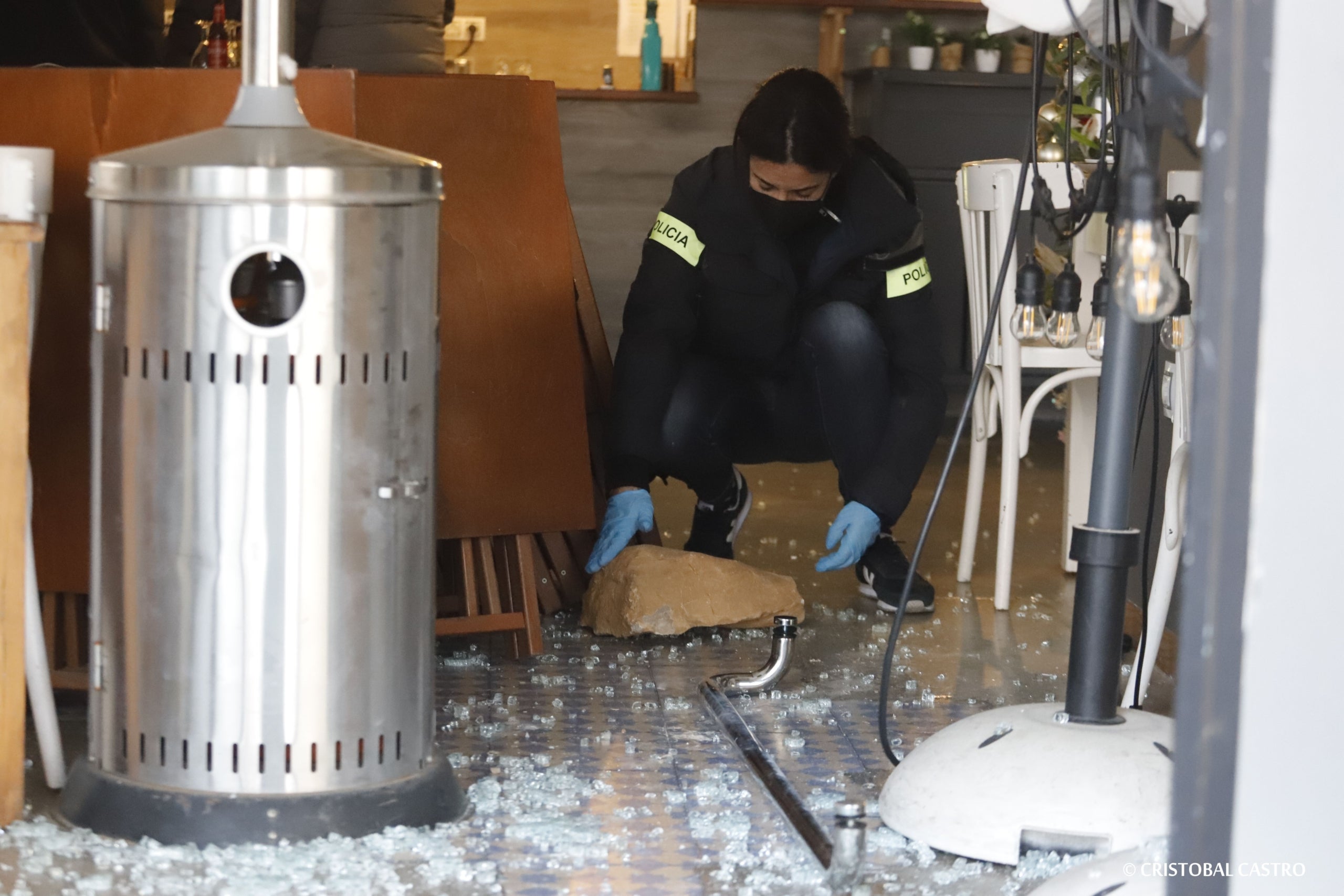 Trenquen els vidres per robar a la Cafeteria Genso de Terrassa/Cristóbal Castro