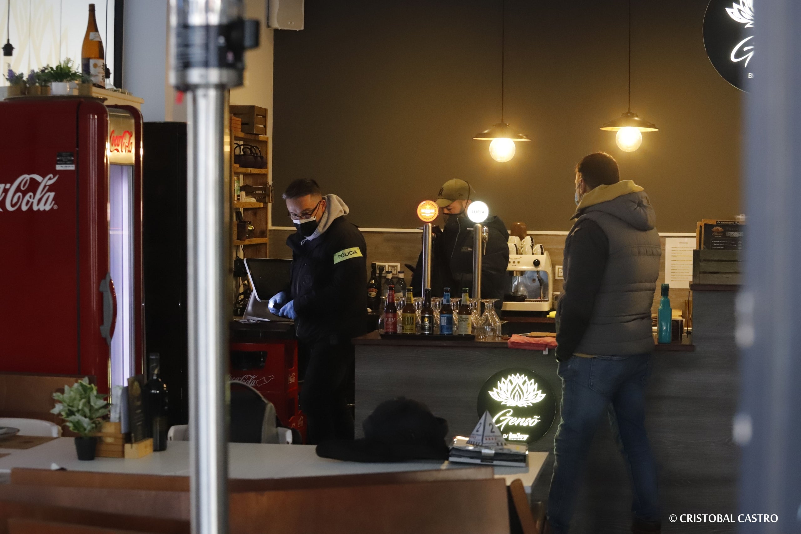 Trenquen els vidres per robar a la Cafeteria Genso de Terrassa/Cristóbal Castro