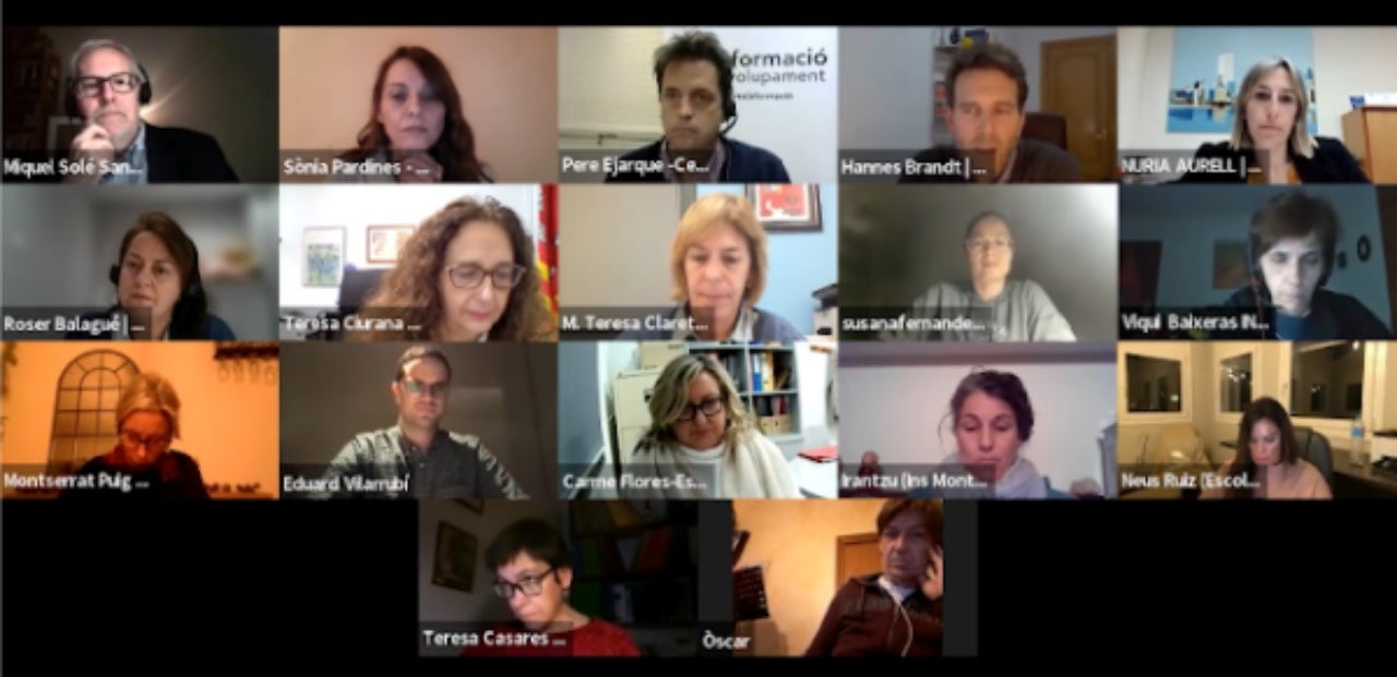 Trobada institucions, escoles i empreses dins del projecte d'orientació laboral per a joves | Cedida