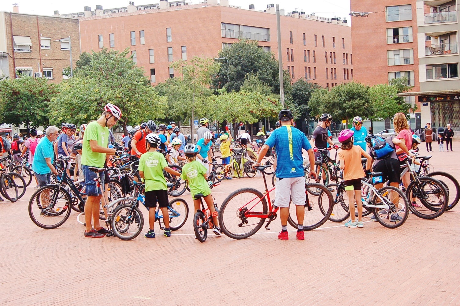 Pedalada popular a Terrassa/Ramon Navarro