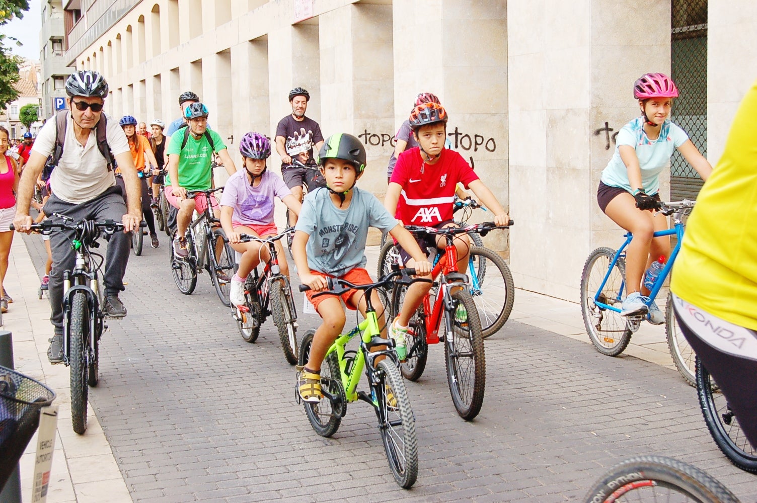 Pedalada popular a Terrassa/Ramon Navarro
