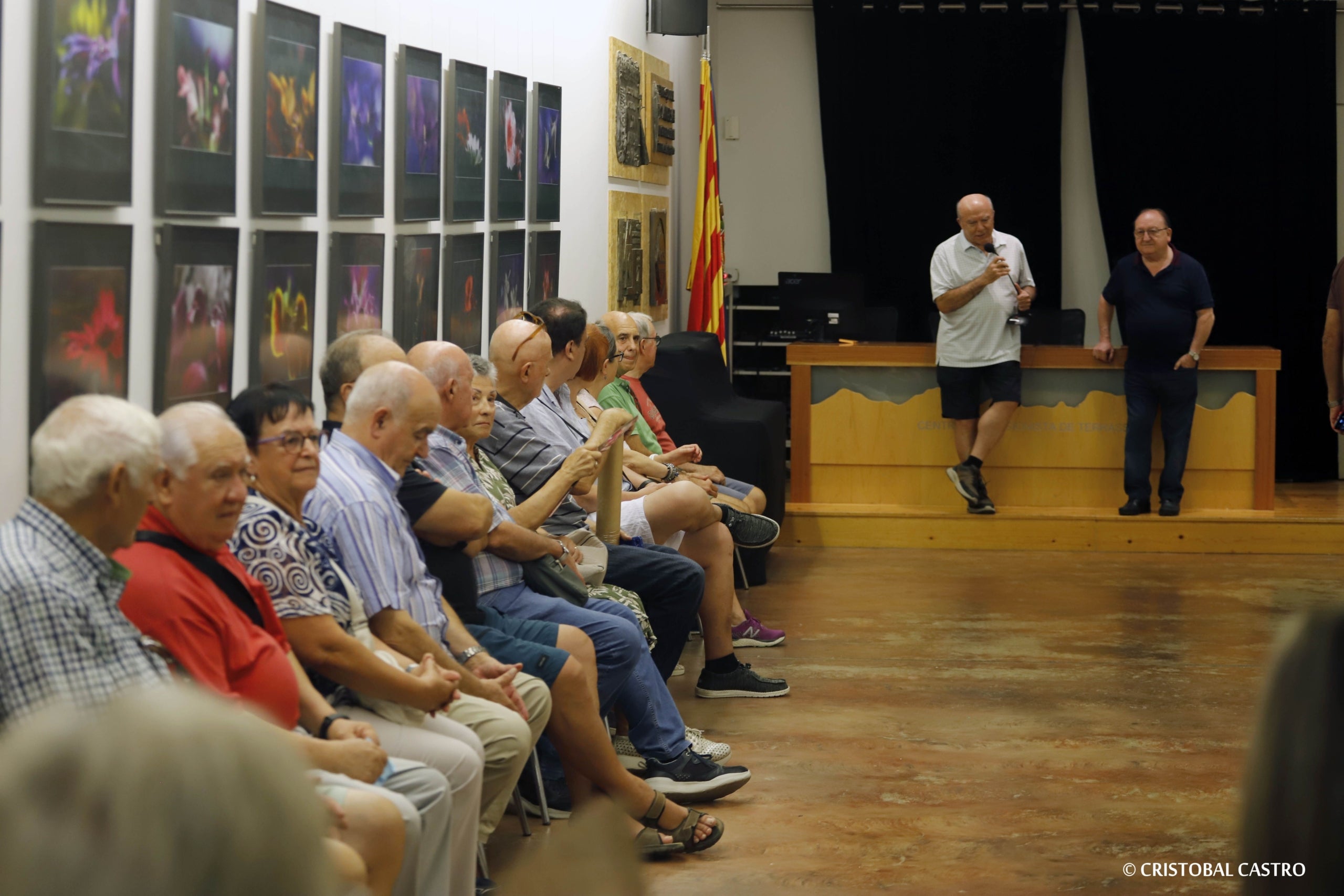 El Centre Excursionista de Terrassa ha inaugurat l'exposició fotogràfica de flors d'Àngel Arcega García. Les seves obres es podran visitar fins al 30 de setembre d'enguany.