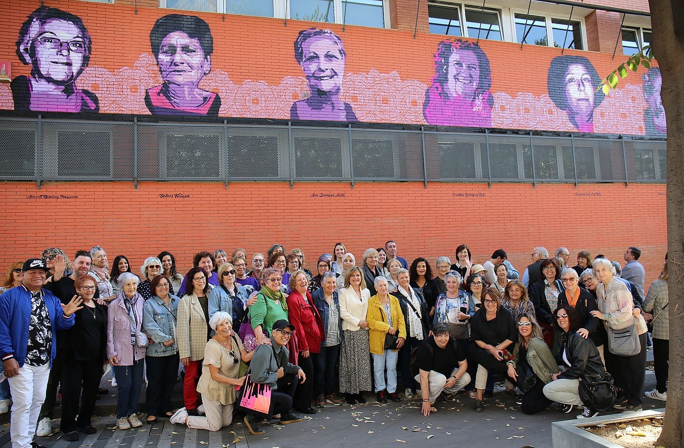 Inauguració del mural dedicat a 10 dones de Terrassa a Ca n'Anglada | Aj. Terrassa