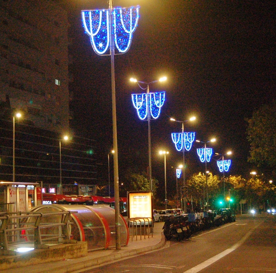Terrassa dona el tret de sortida al Nadal amb l'encesa de l'enllumenat, la inauguració del Pessebre tradicional i nadales cantades per 'Terrassa Ciutat Coral' al Raval de Montserrat
