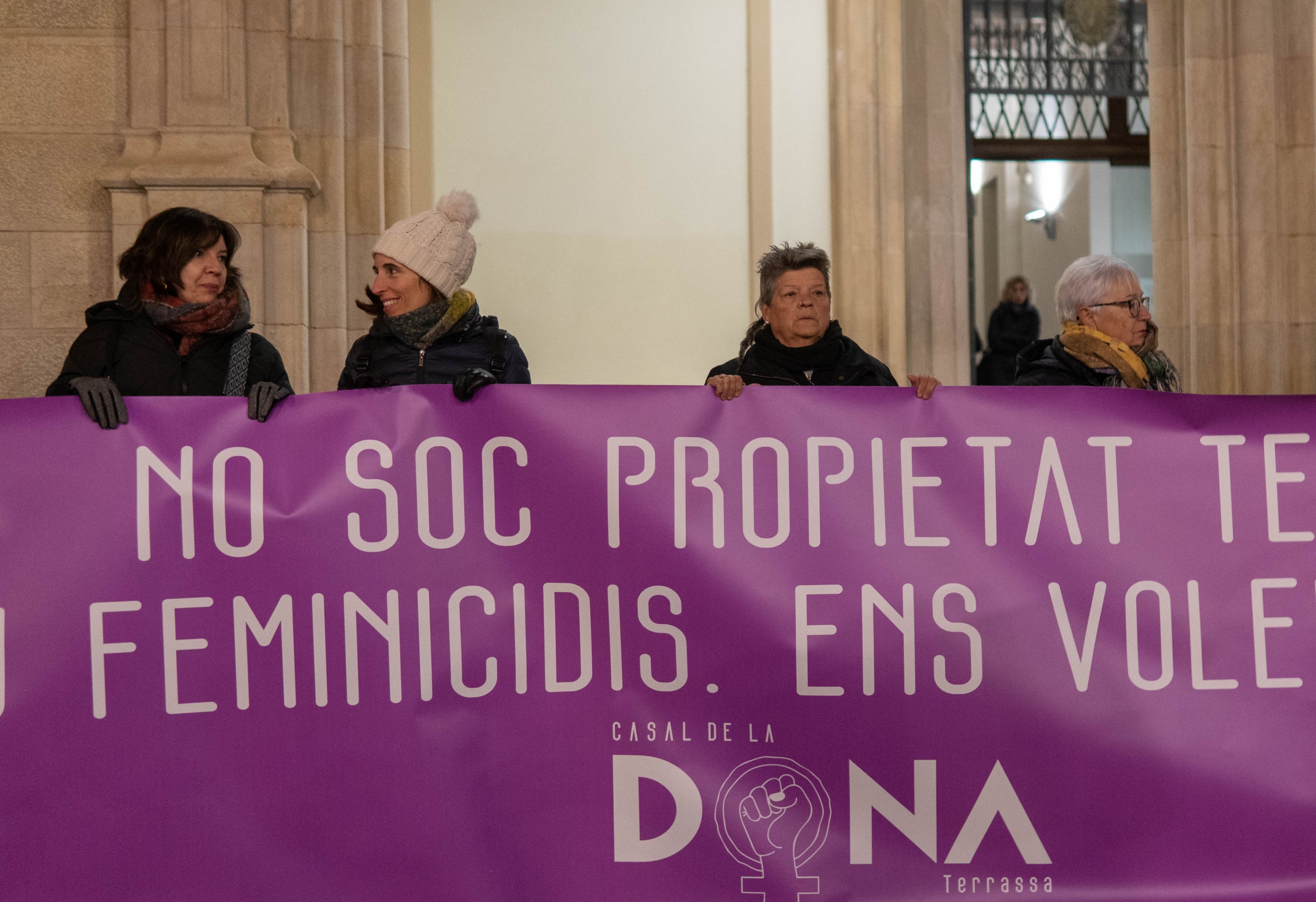 Manifestació convocada per la Comissió 8 de Març, Feministes Terrassa i GAM Vallès de rebuig a la violència masclista | Alex Garvin