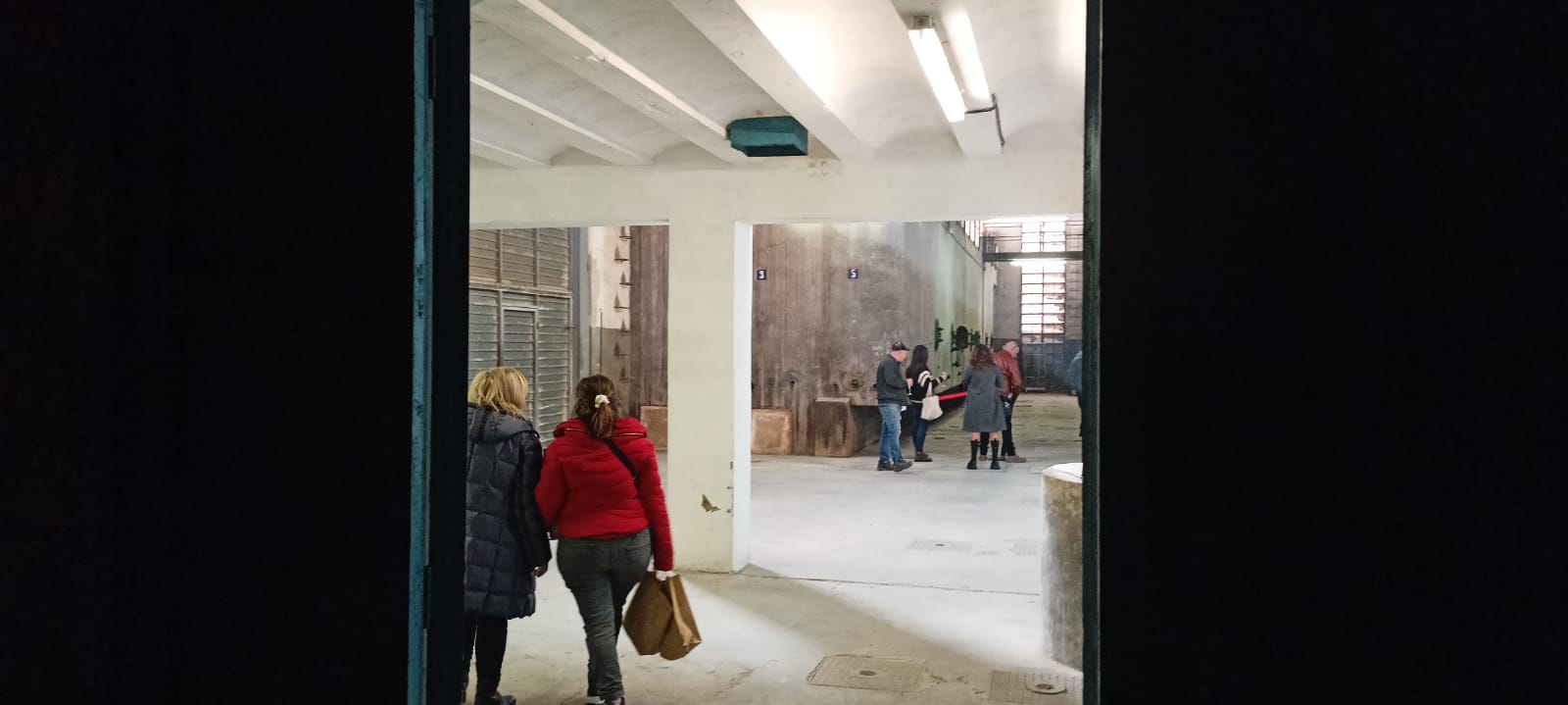 Ullastrell celebra la 11a Fira de l'Oli i l'Oliva, on mostra productes de la terra, com vi produït i emmagatzemat al municipi
