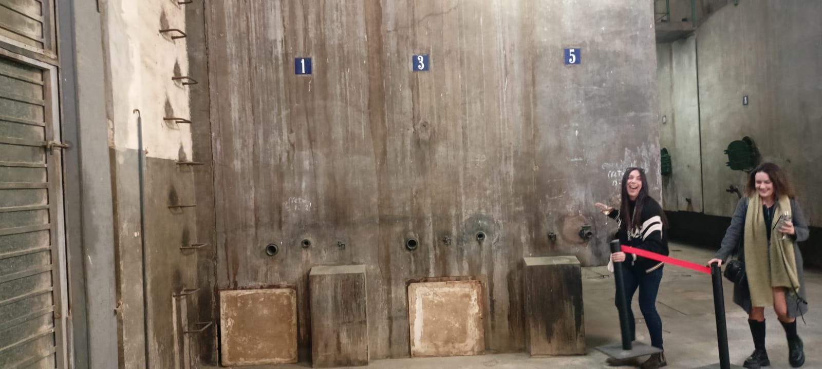 Ullastrell celebra la 11a Fira de l'Oli i l'Oliva, on mostra productes de la terra, com vi produït i emmagatzemat al municipi