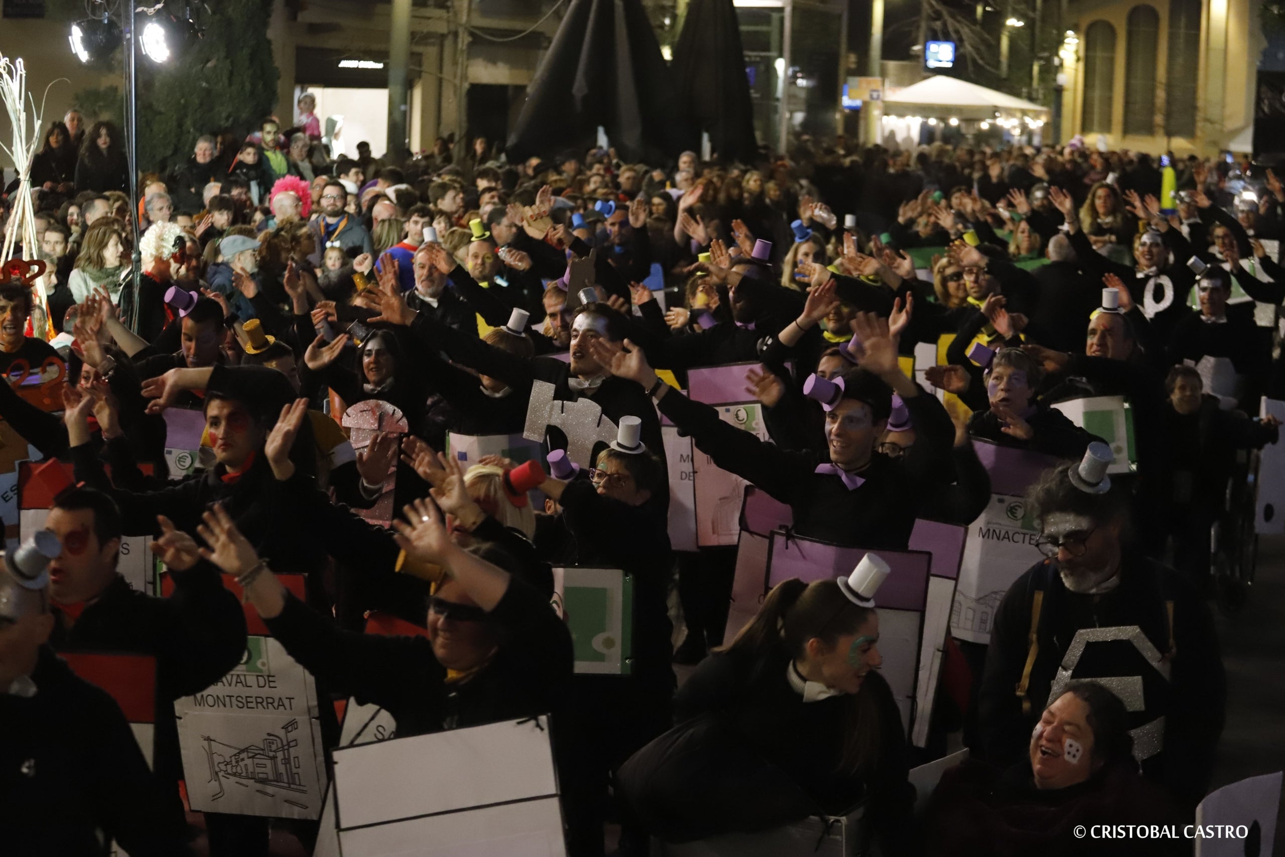 Els carrers de Terrassa tornen a omplir-se de festa amb el primer Carnestoltes celebrat amb normalitat després de dos anys