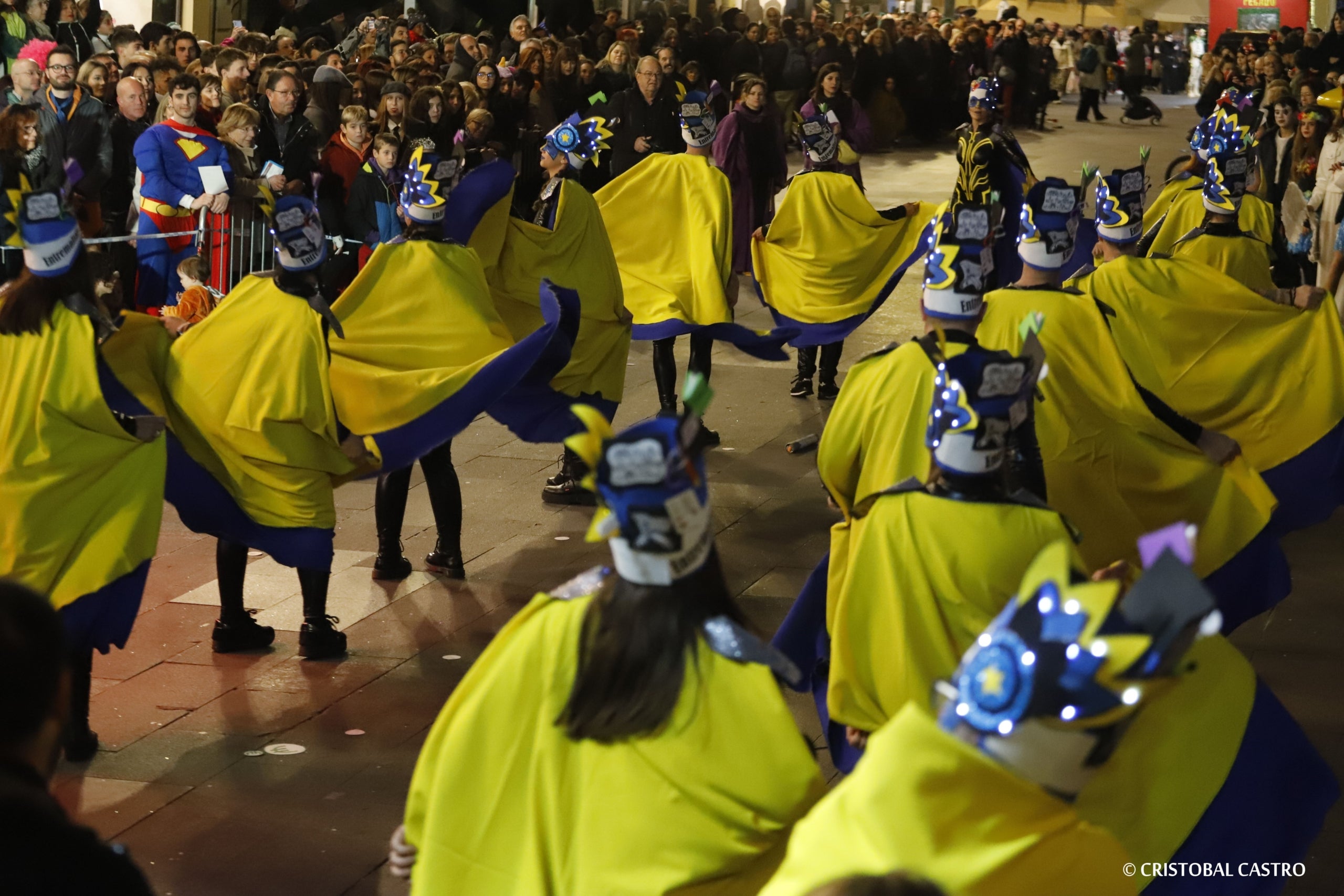 Els carrers de Terrassa tornen a omplir-se de festa amb el primer Carnestoltes celebrat amb normalitat després de dos anys