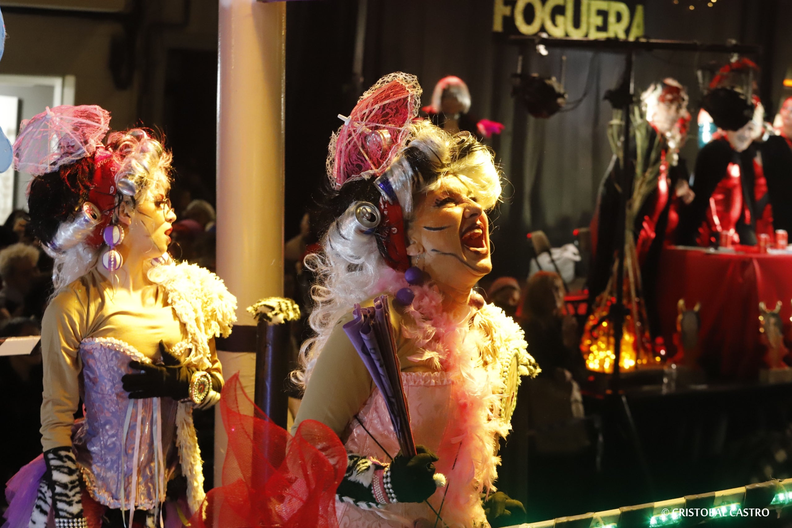 Els carrers de Terrassa tornen a omplir-se de festa amb el primer Carnestoltes celebrat amb normalitat després de dos anys