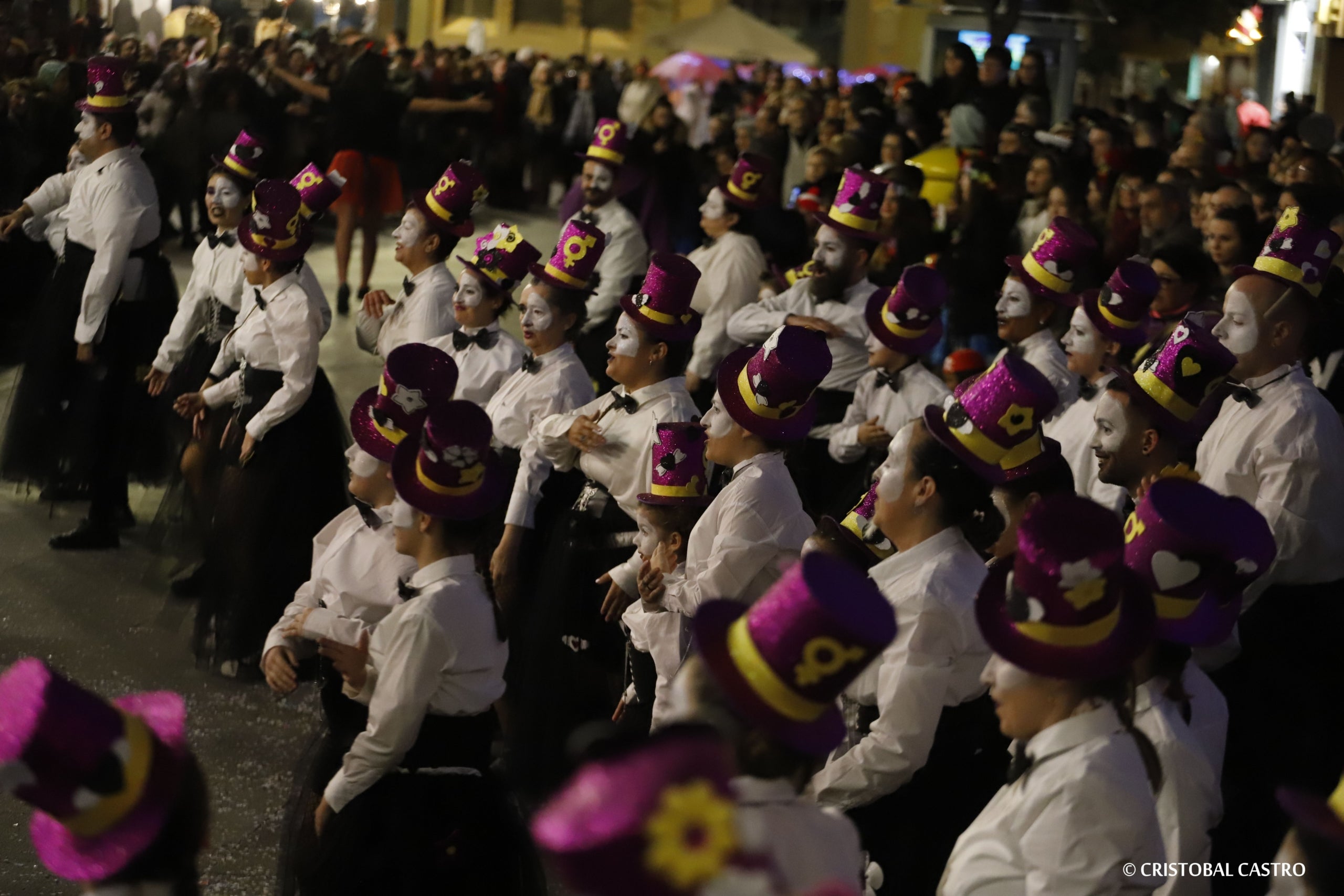 Els carrers de Terrassa tornen a omplir-se de festa amb el primer Carnestoltes celebrat amb normalitat després de dos anys
