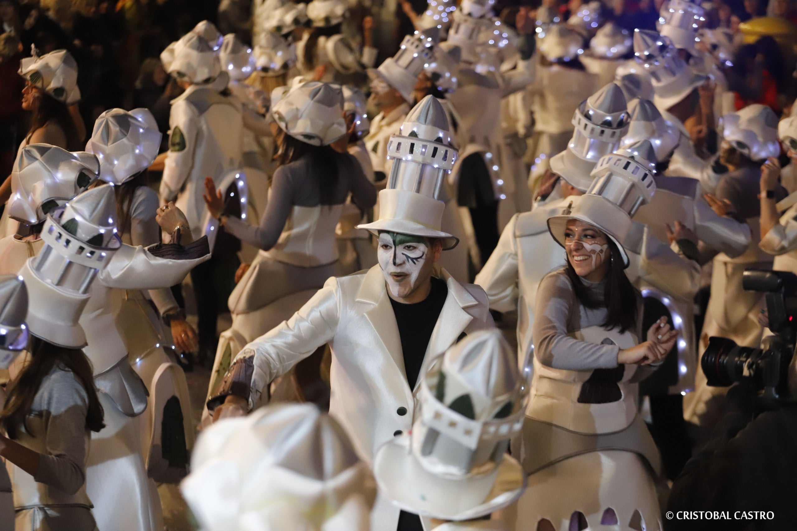 Els carrers de Terrassa tornen a omplir-se de festa amb el primer Carnestoltes celebrat amb normalitat després de dos anys