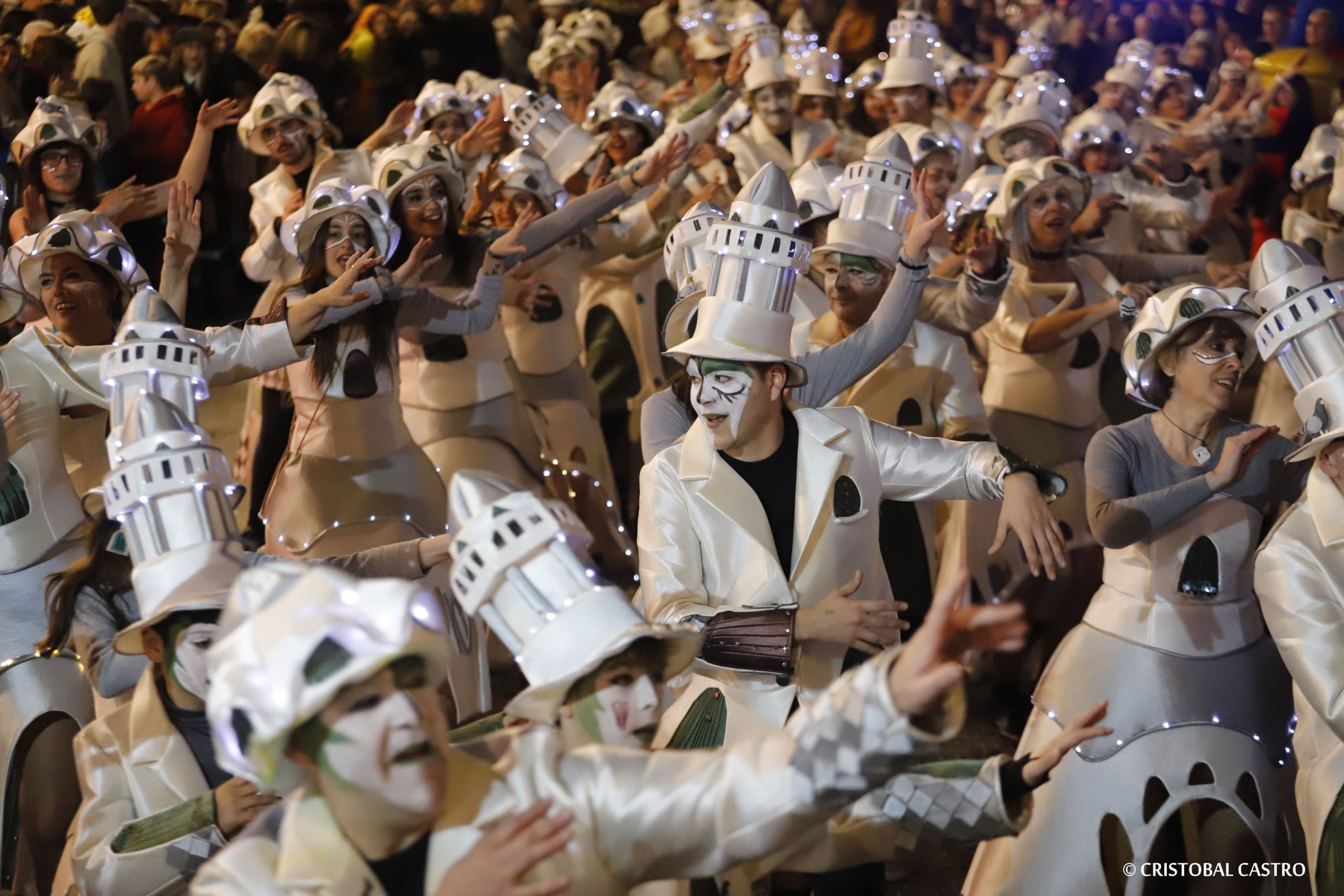 Els carrers de Terrassa tornen a omplir-se de festa amb el primer Carnestoltes celebrat amb normalitat després de dos anys