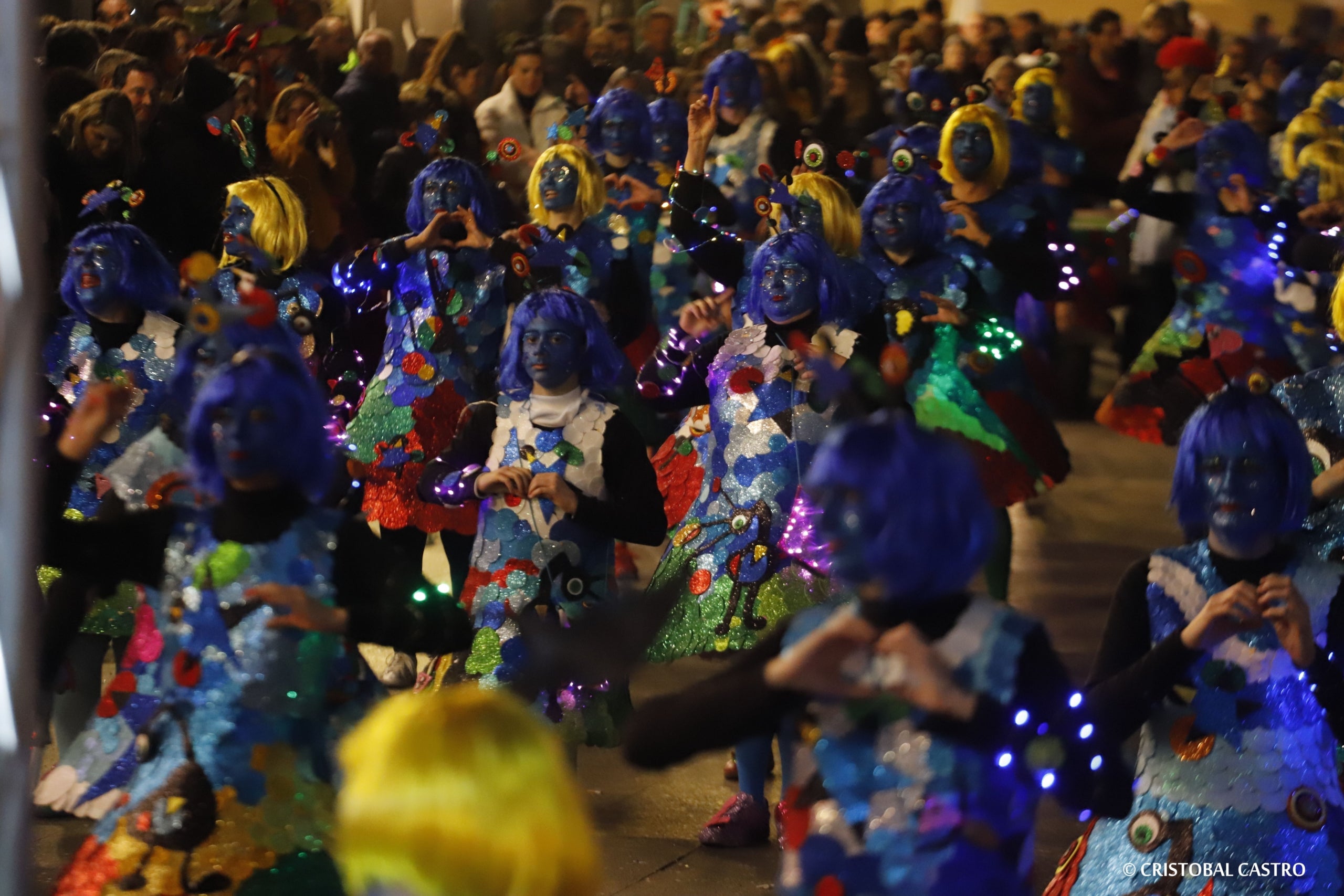 Els carrers de Terrassa tornen a omplir-se de festa amb el primer Carnestoltes celebrat amb normalitat després de dos anys