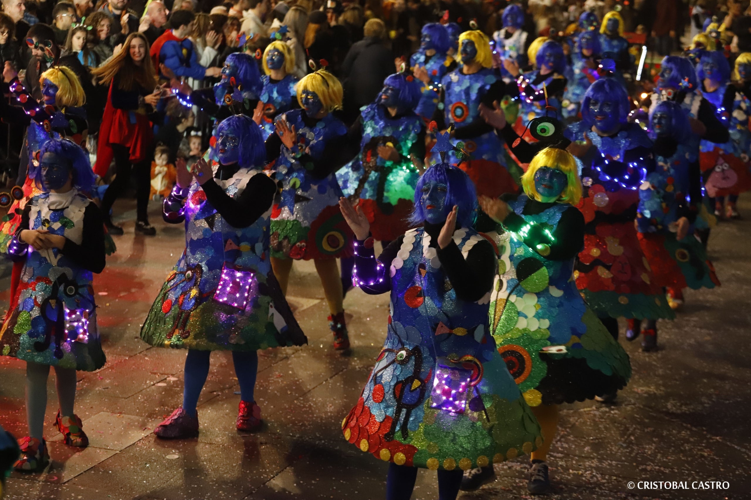 Els carrers de Terrassa tornen a omplir-se de festa amb el primer Carnestoltes celebrat amb normalitat després de dos anys