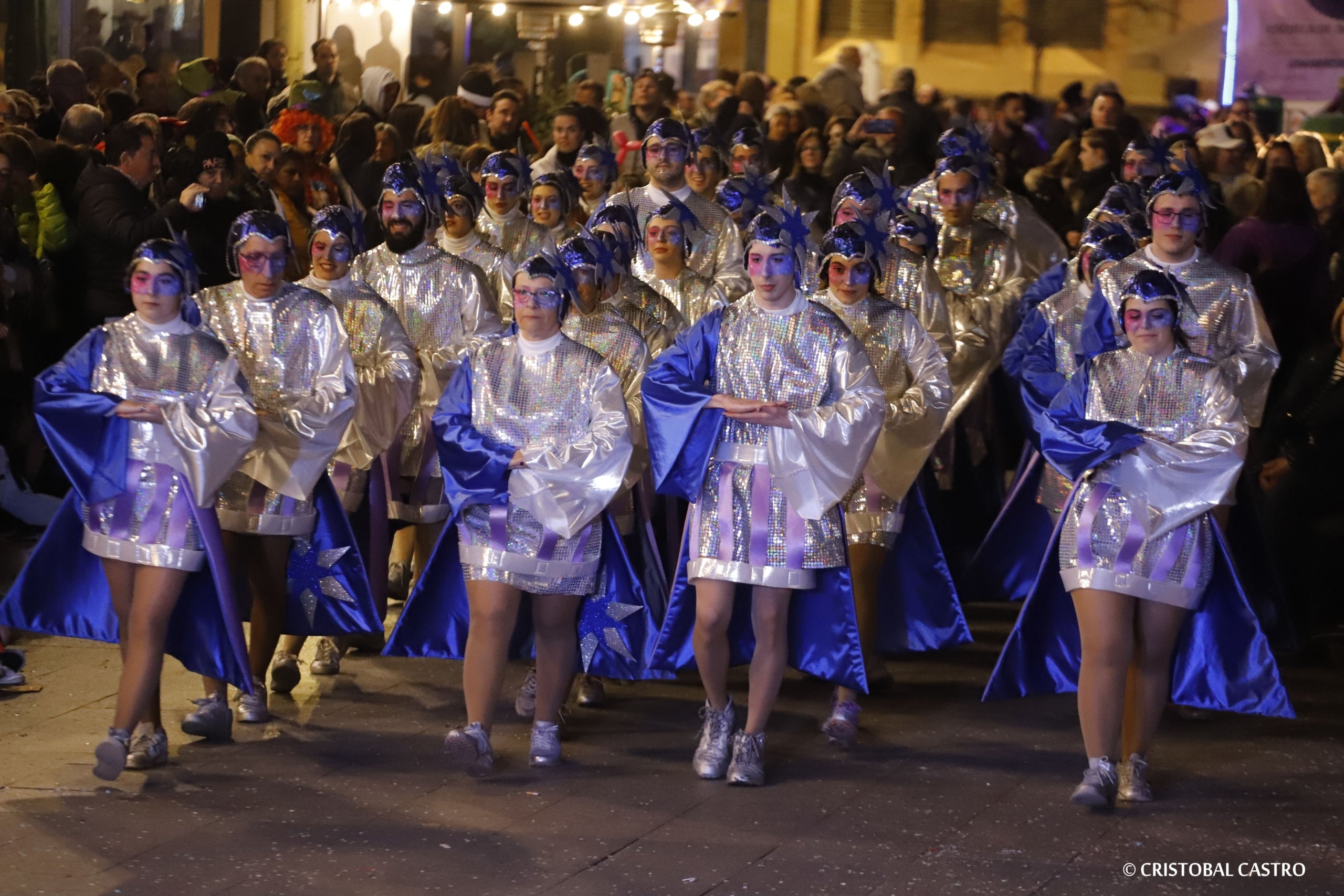 Els carrers de Terrassa tornen a omplir-se de festa amb el primer Carnestoltes celebrat amb normalitat després de dos anys