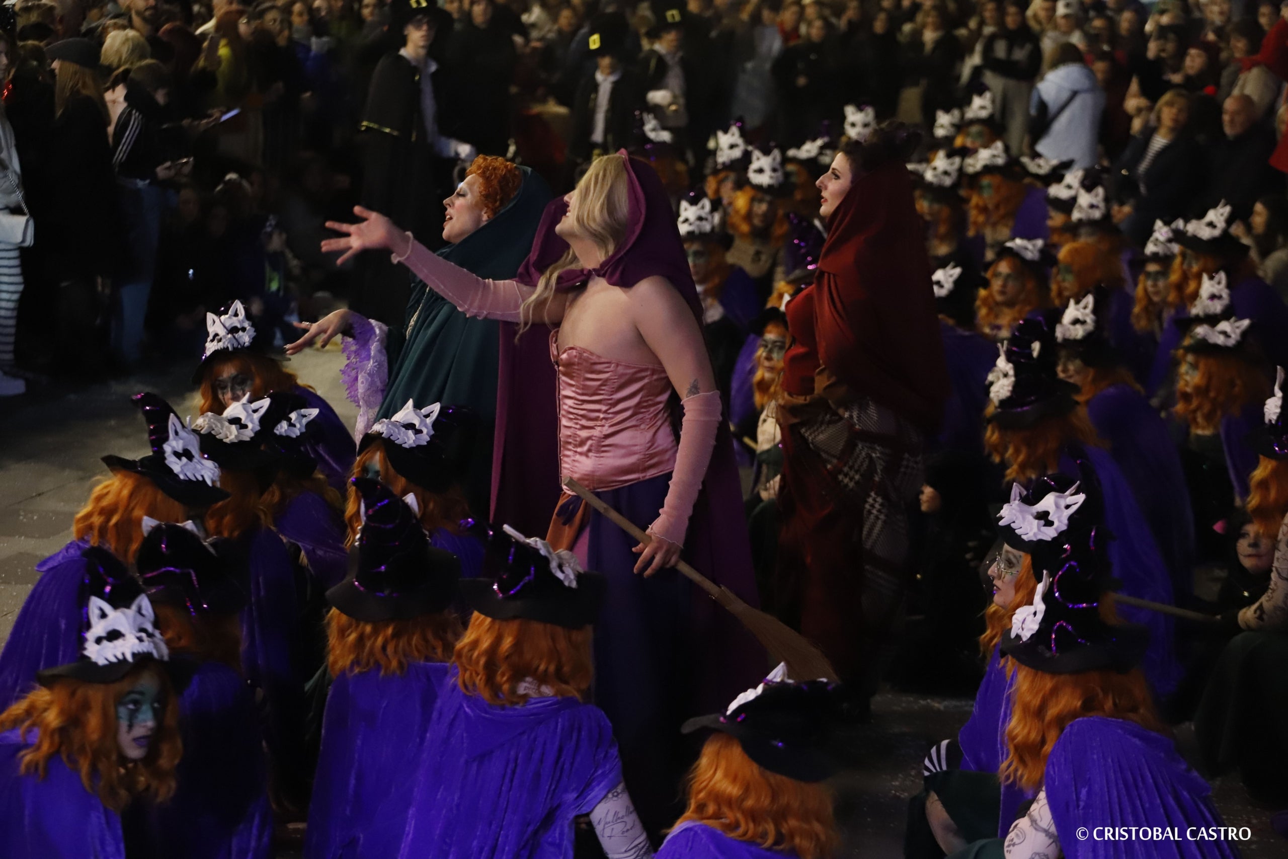 Els carrers de Terrassa tornen a omplir-se de festa amb el primer Carnestoltes celebrat amb normalitat després de dos anys