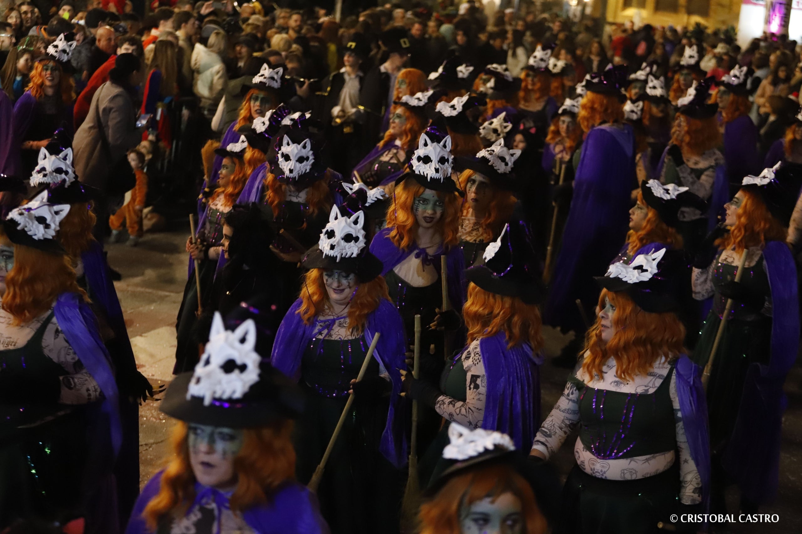 Els carrers de Terrassa tornen a omplir-se de festa amb el primer Carnestoltes celebrat amb normalitat després de dos anys