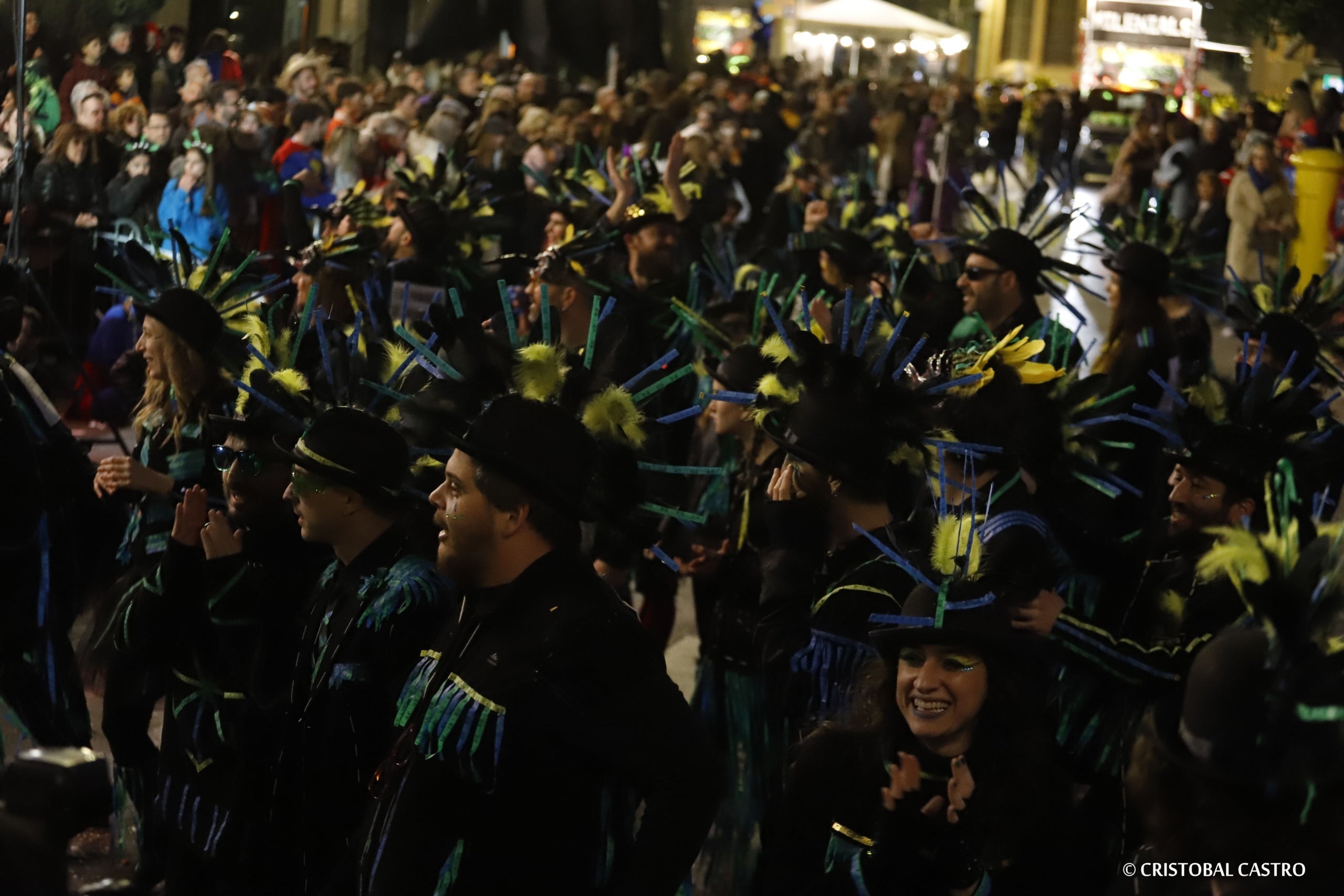 Els carrers de Terrassa tornen a omplir-se de festa amb el primer Carnestoltes celebrat amb normalitat després de dos anys