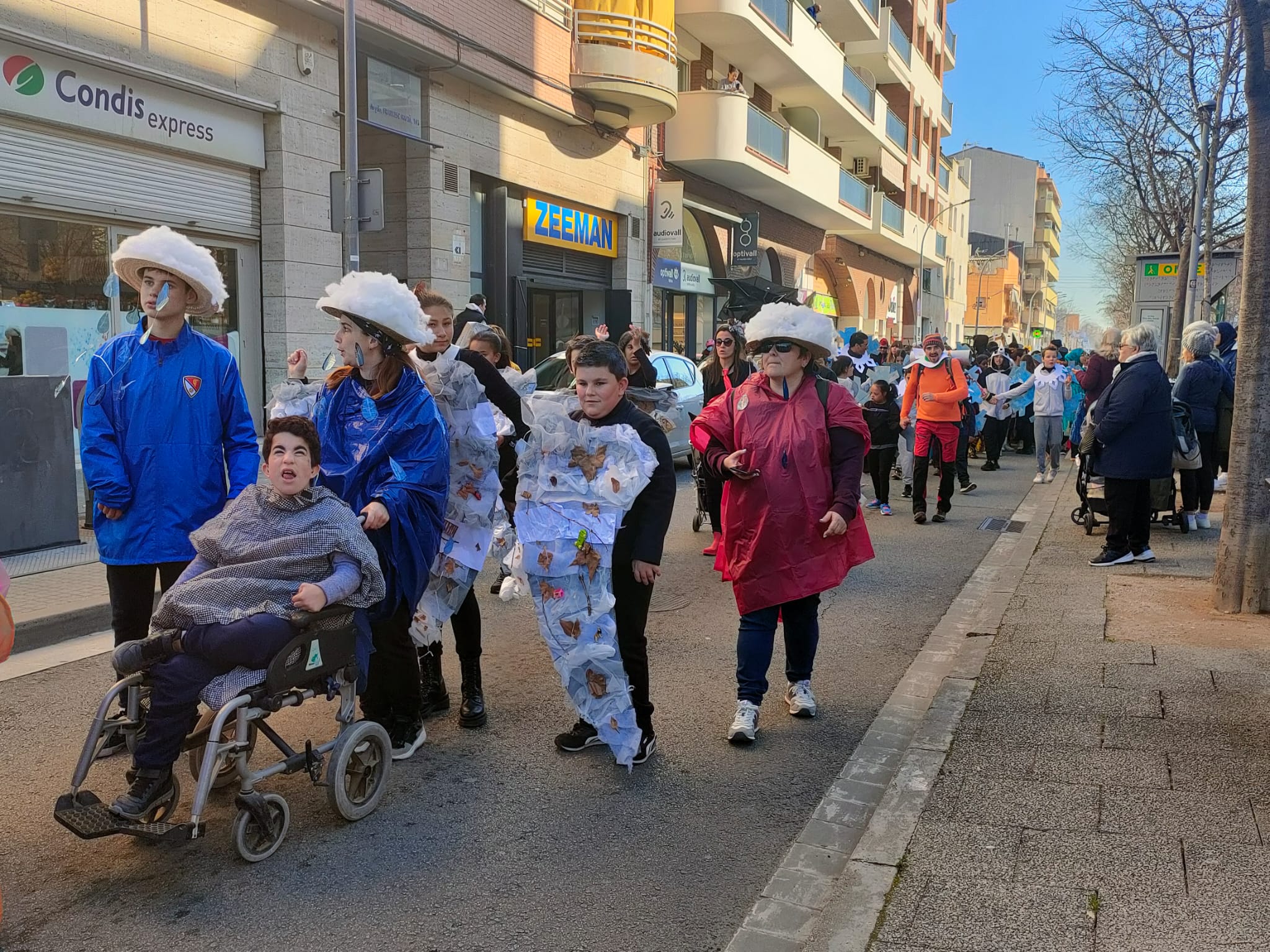 Rua de Carnestoltes de l'Escola Joan Marqués i Casals i Institut Jaume Cabré 2023