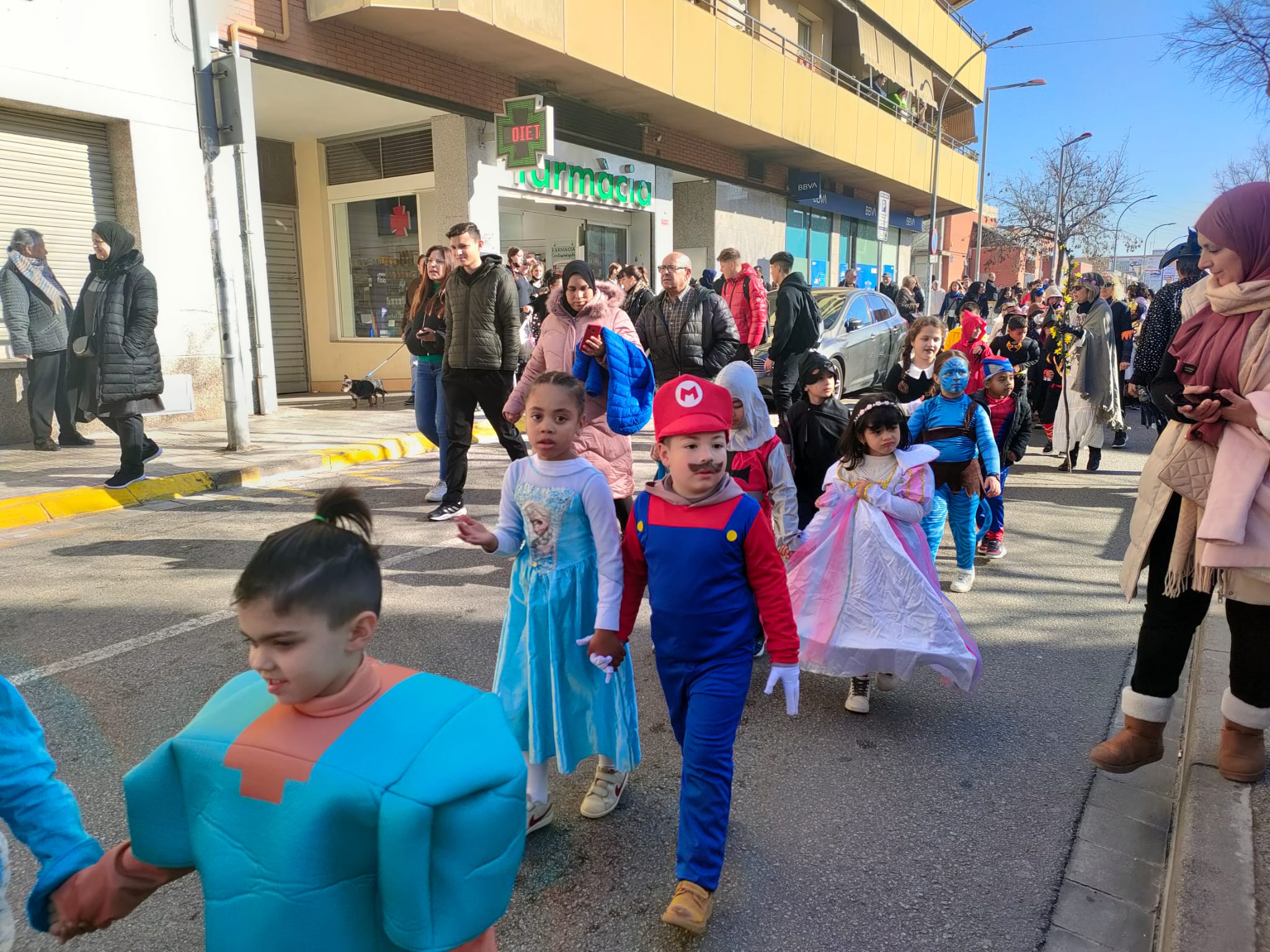 Rua de Carnestoltes de l'Escola Joan Marqués i Casals i Institut Jaume Cabré 2023